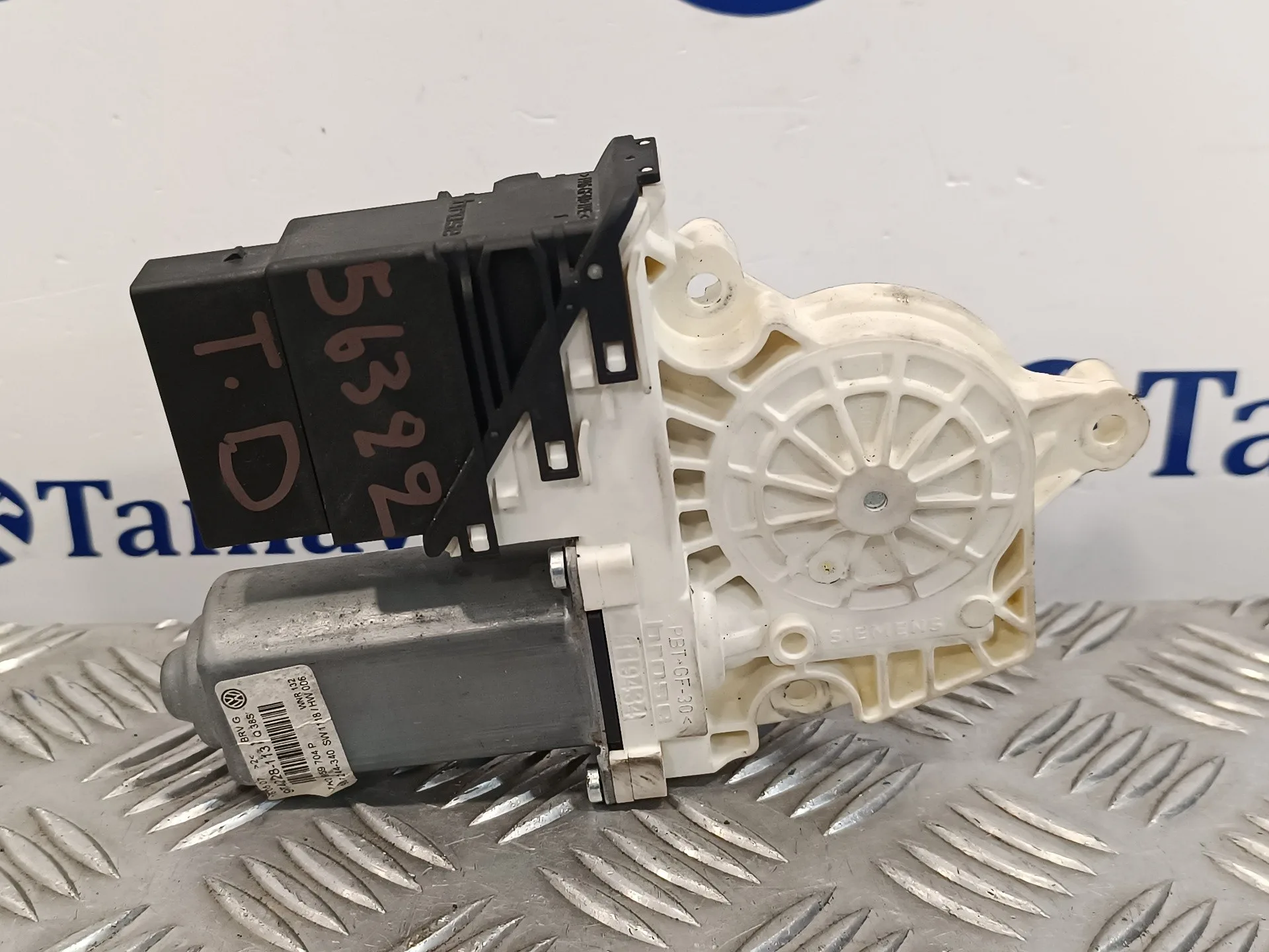 Motor Elevalunas Trasero Derecho para Volkswagen Passat Berlina (3C2)