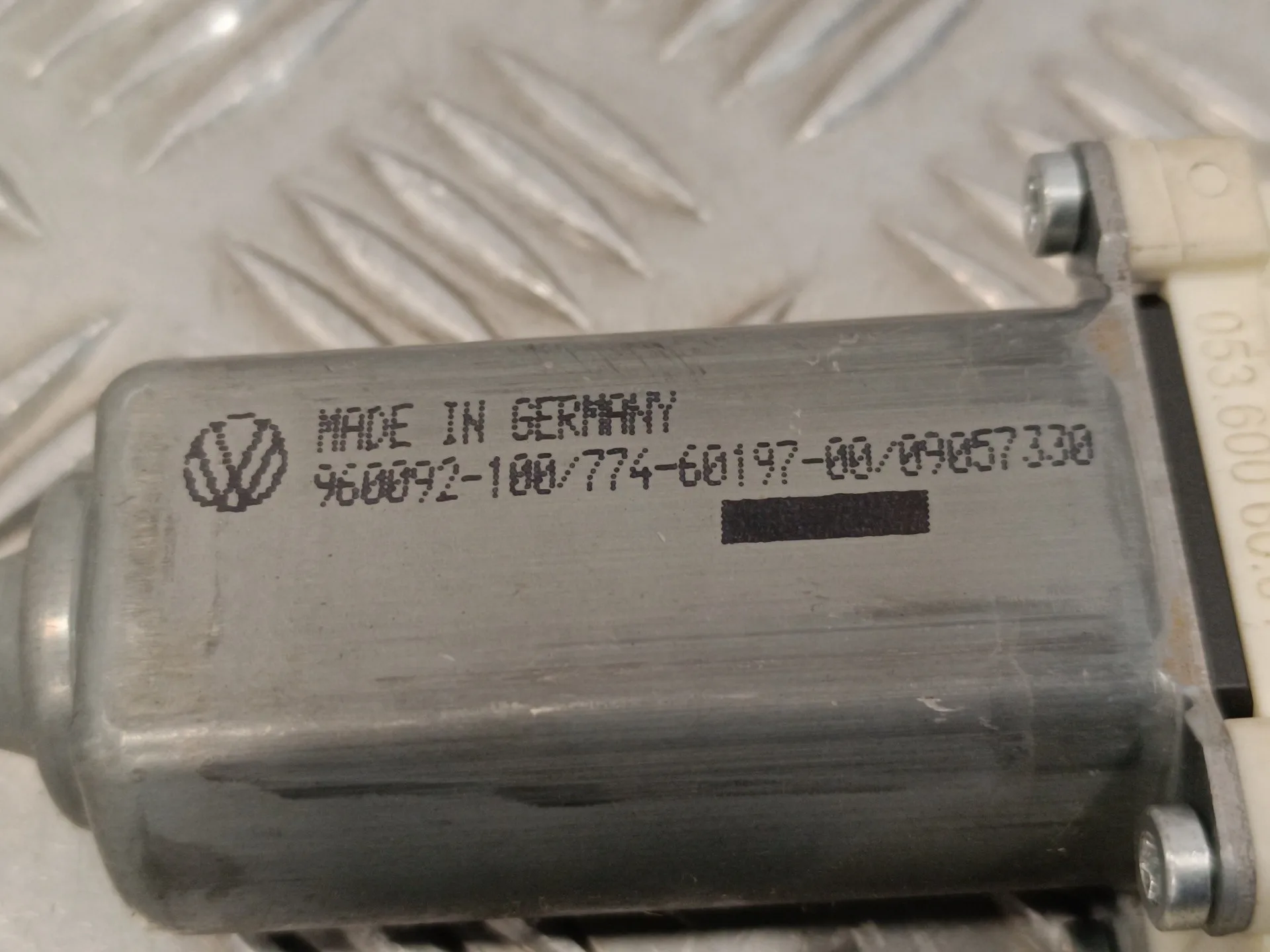 Motor Elevalunas Trasero Derecho para Volkswagen Passat Berlina (3C2)