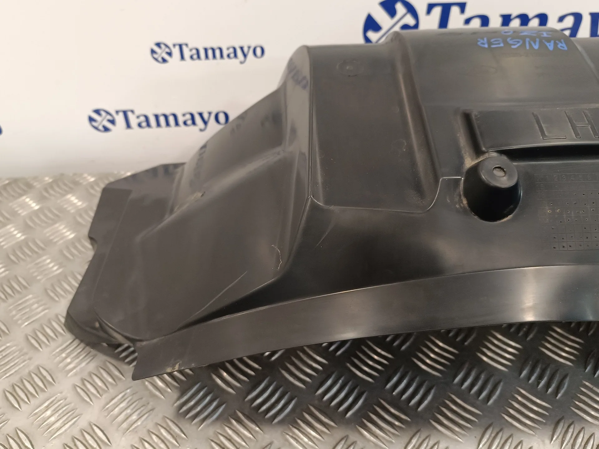 Plastico Paso Rueda Trasero Izquierdo para Ford Ranger (Tke)