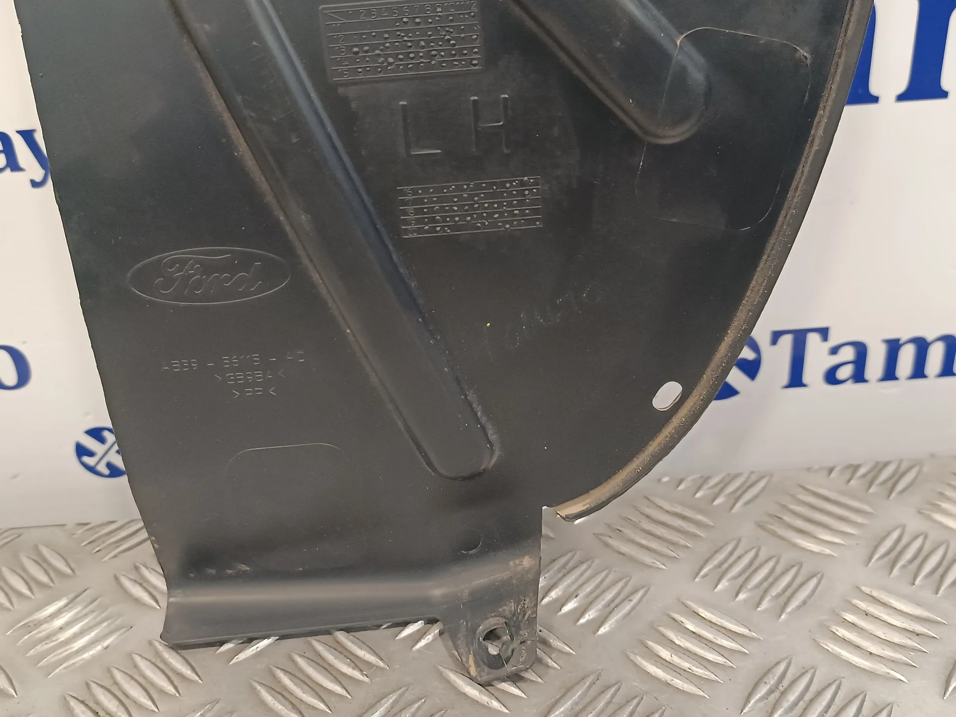 Plastico Paso Rueda Trasero Izquierdo para Ford Ranger (Tke)