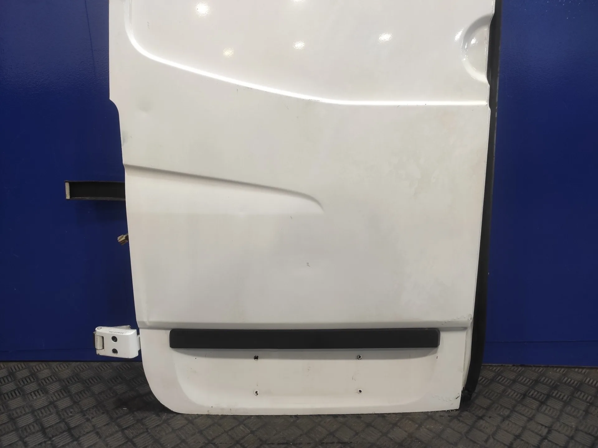 Puerta Trasera Izquierda para Mercedes-Benz Sprinterii Caja Cerrada (Desde 01.06)