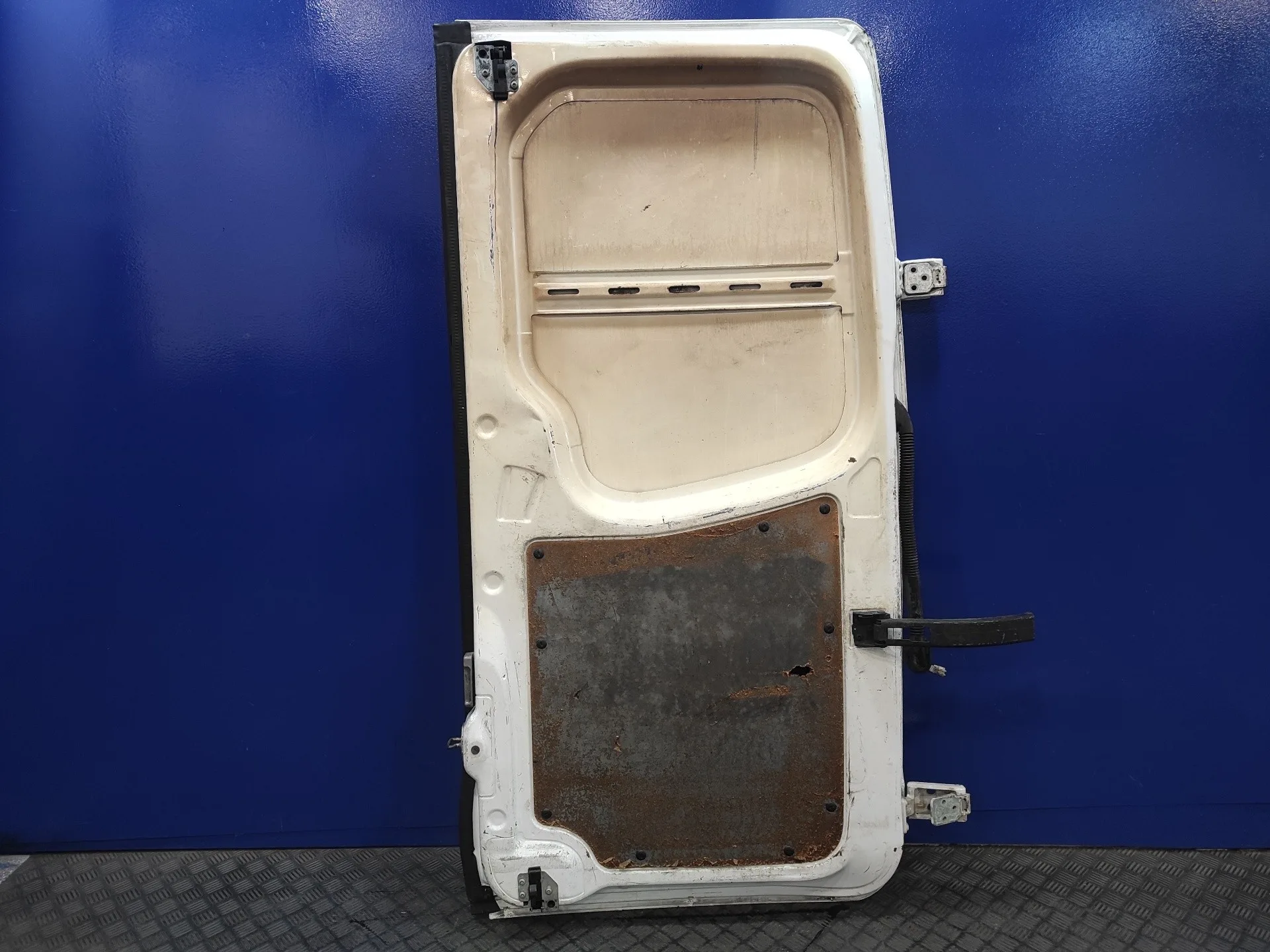 Puerta Trasera Izquierda para Mercedes-Benz Sprinterii Caja Cerrada (Desde 01.06)