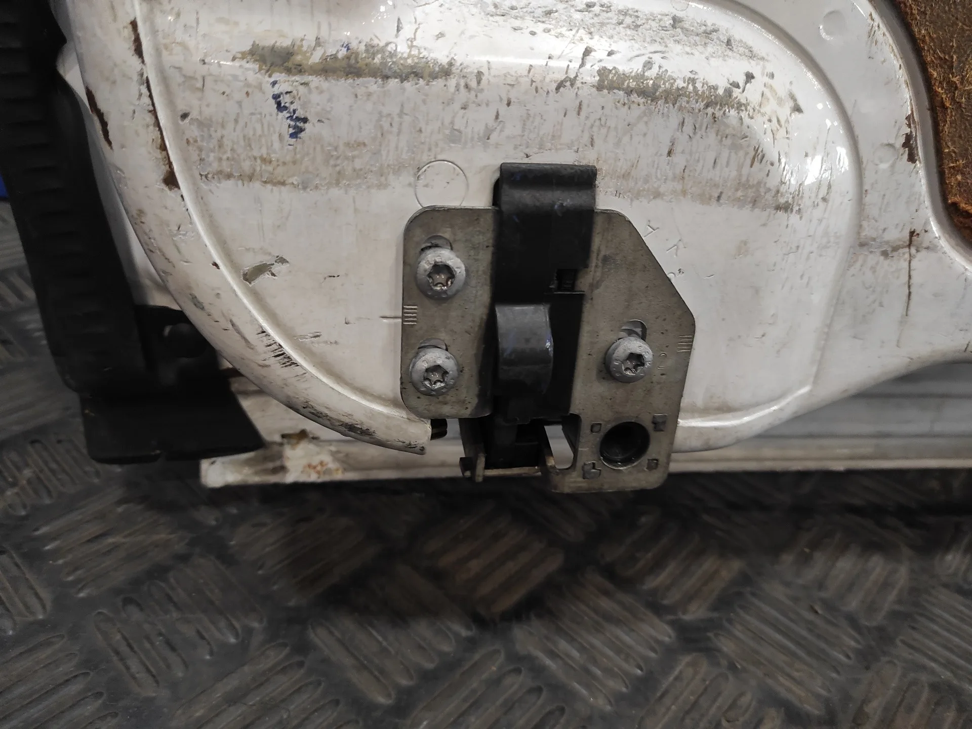 Puerta Trasera Izquierda para Mercedes-Benz Sprinterii Caja Cerrada (Desde 01.06)