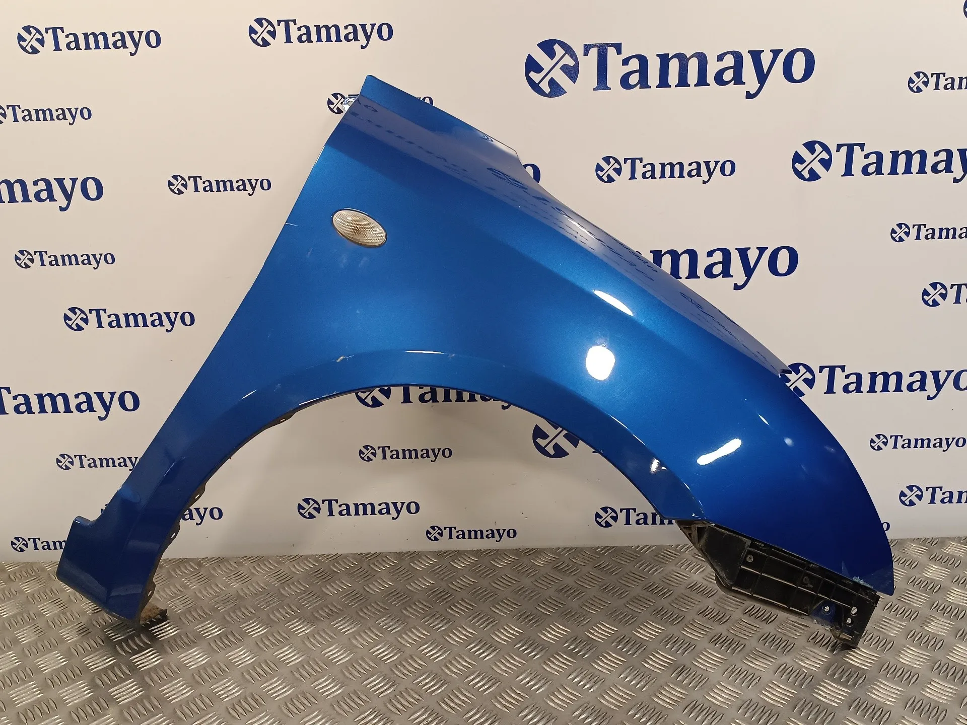 Aleta Delantera Derecha para Suzuki Swift Berlina (Mz)