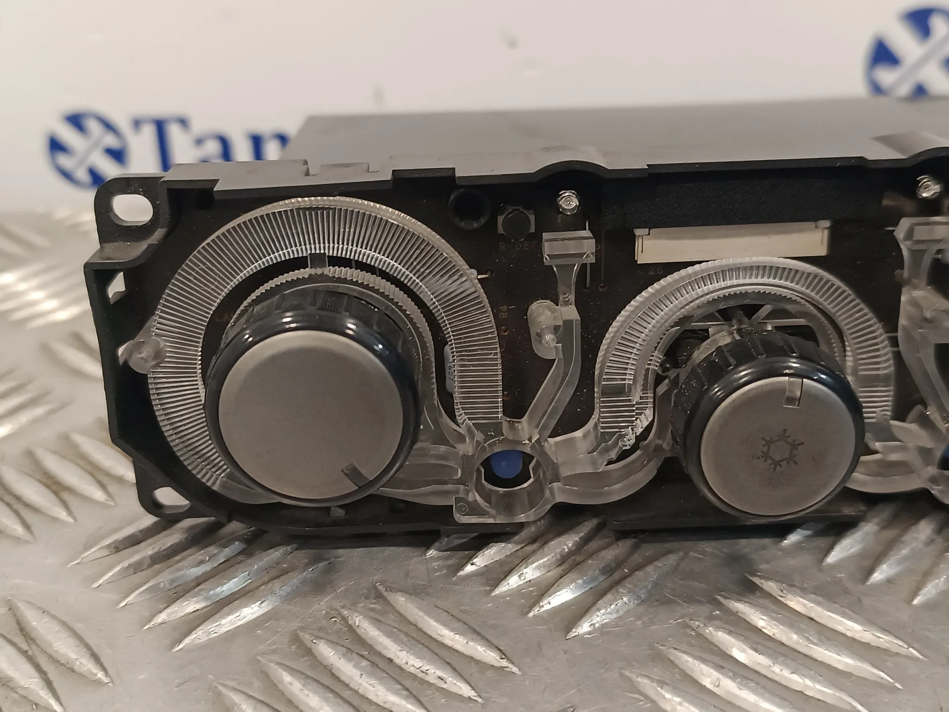 Mando Climatizador para Mitsubishi Grandis (Na0W)