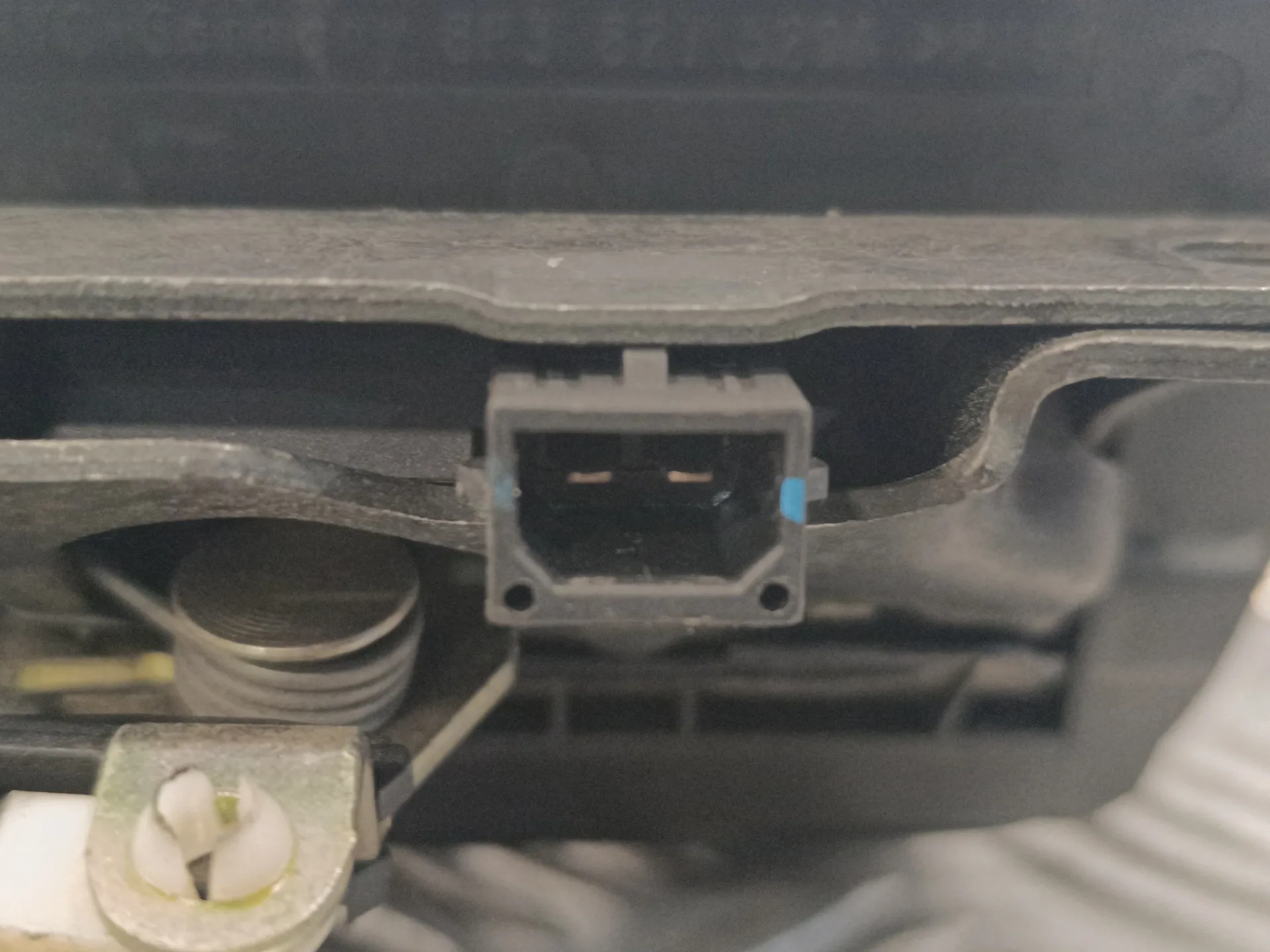 Cerradura Maletero / Porton para Audi A3 (8P)