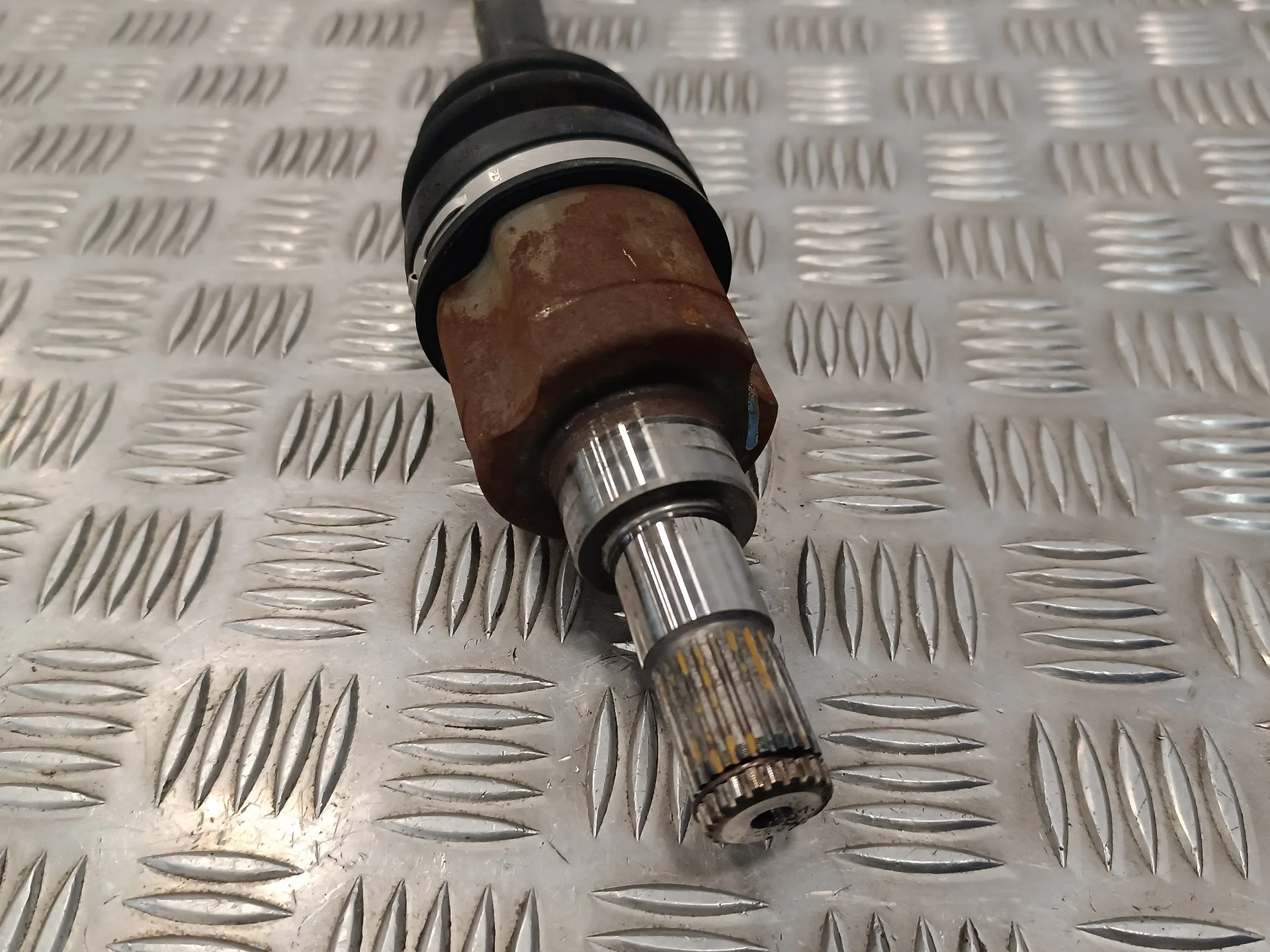 Transmision Delantera Izquierda para Suzuki Swift Berlina (Mz)