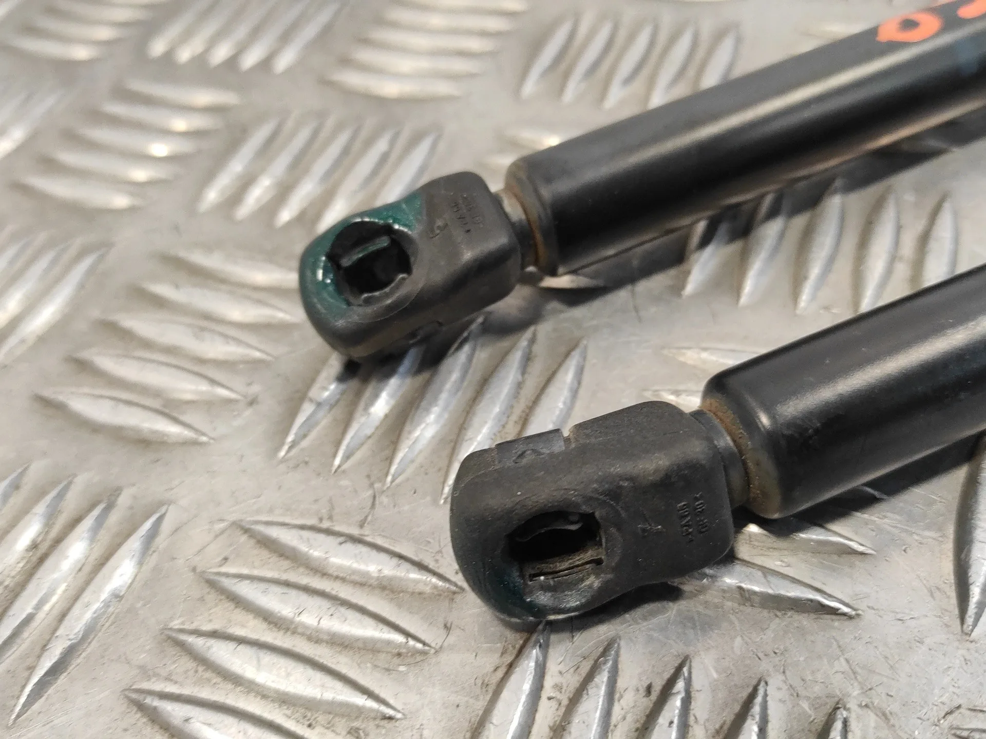 Amortiguadores Maletero / Porton para Volkswagen Golf Iii Berlina (1H1)
