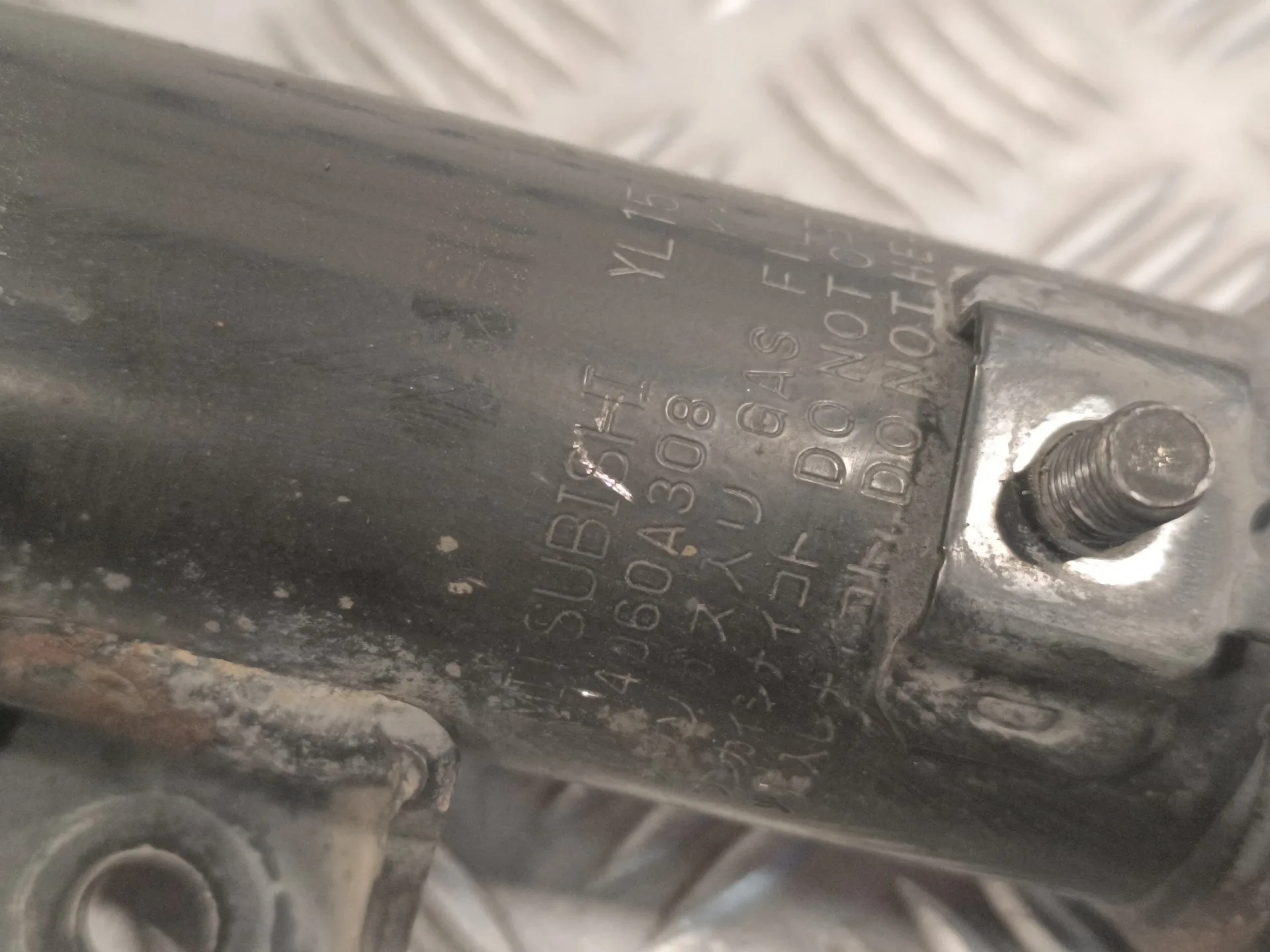 Amortiguador Delantero Derecho para Mitsubishi Lancer Berlina (Cy0)