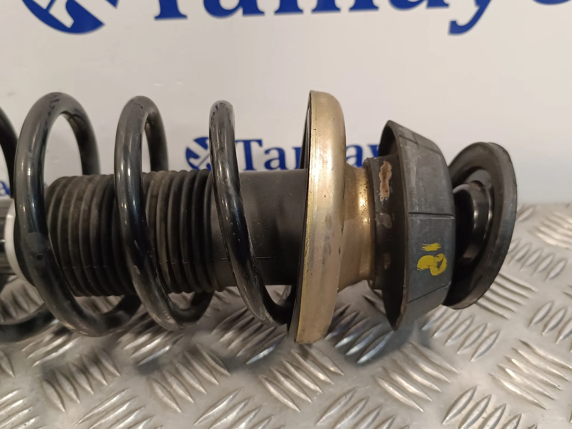 Amortiguador Delantero Derecho para Suzuki Swift Berlina (Mz)