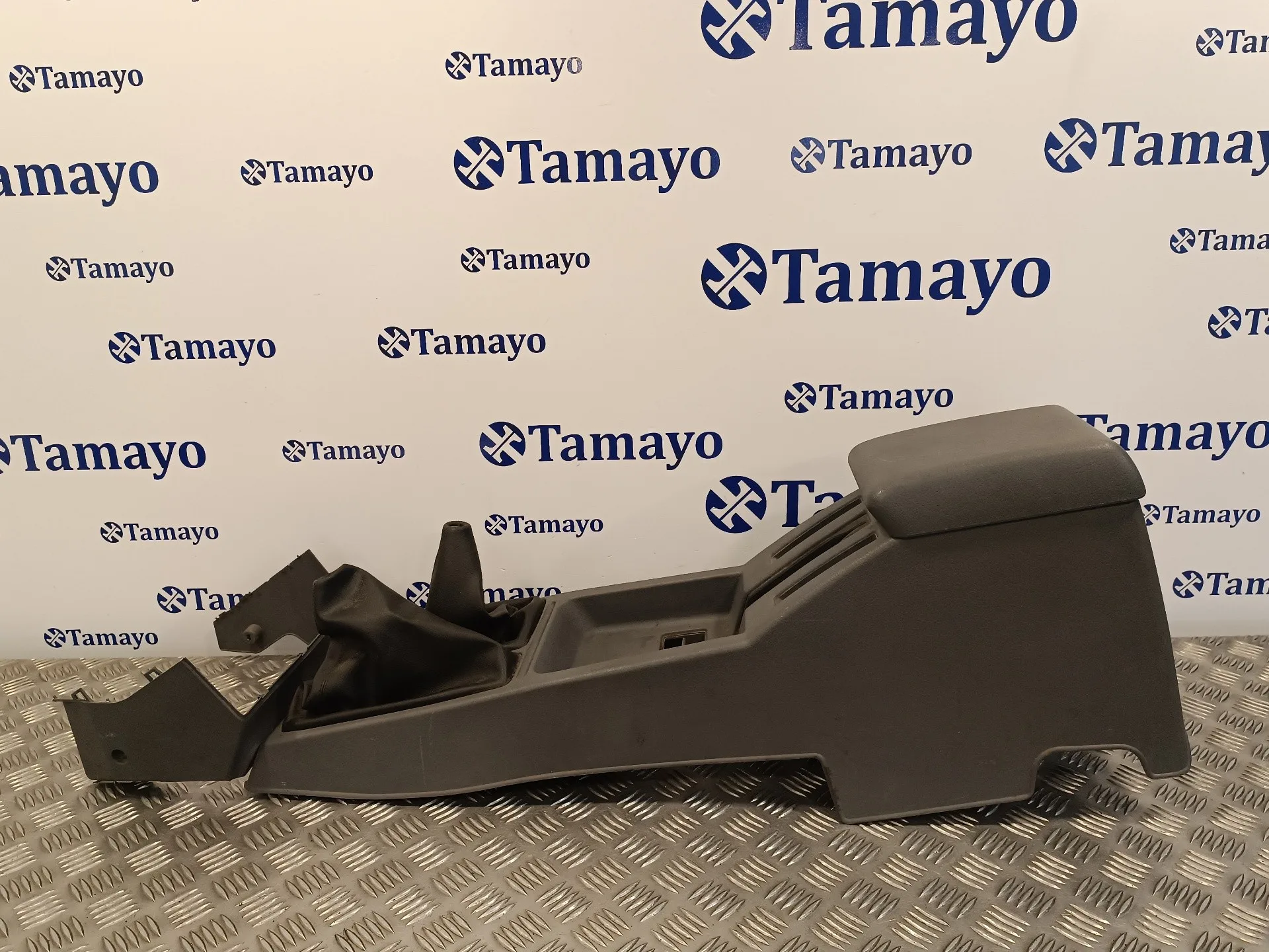 Apoyabrazos Central para Nissan Terrano/Terrano.ii (R20)