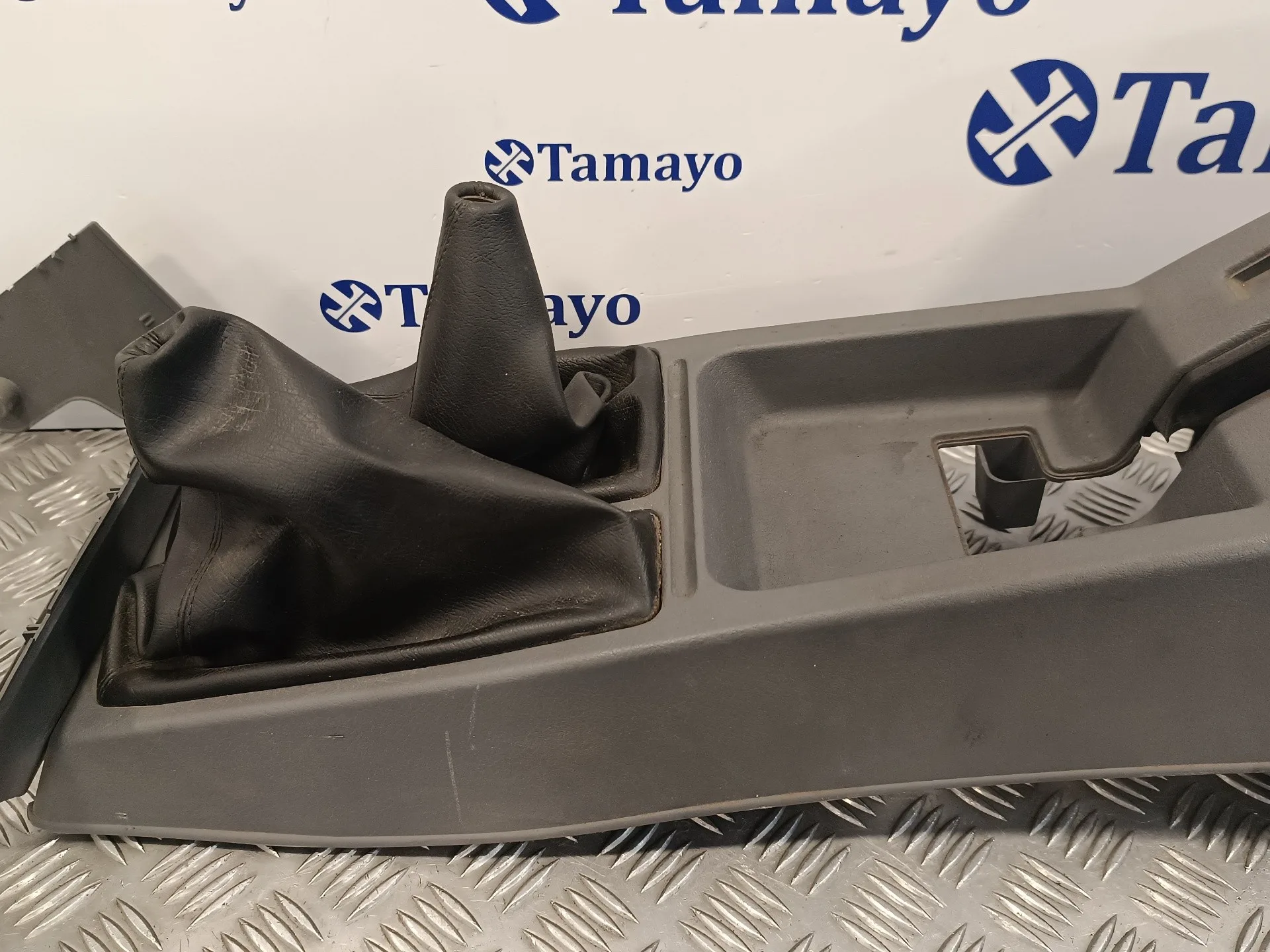 Apoyabrazos Central para Nissan Terrano/Terrano.ii (R20)