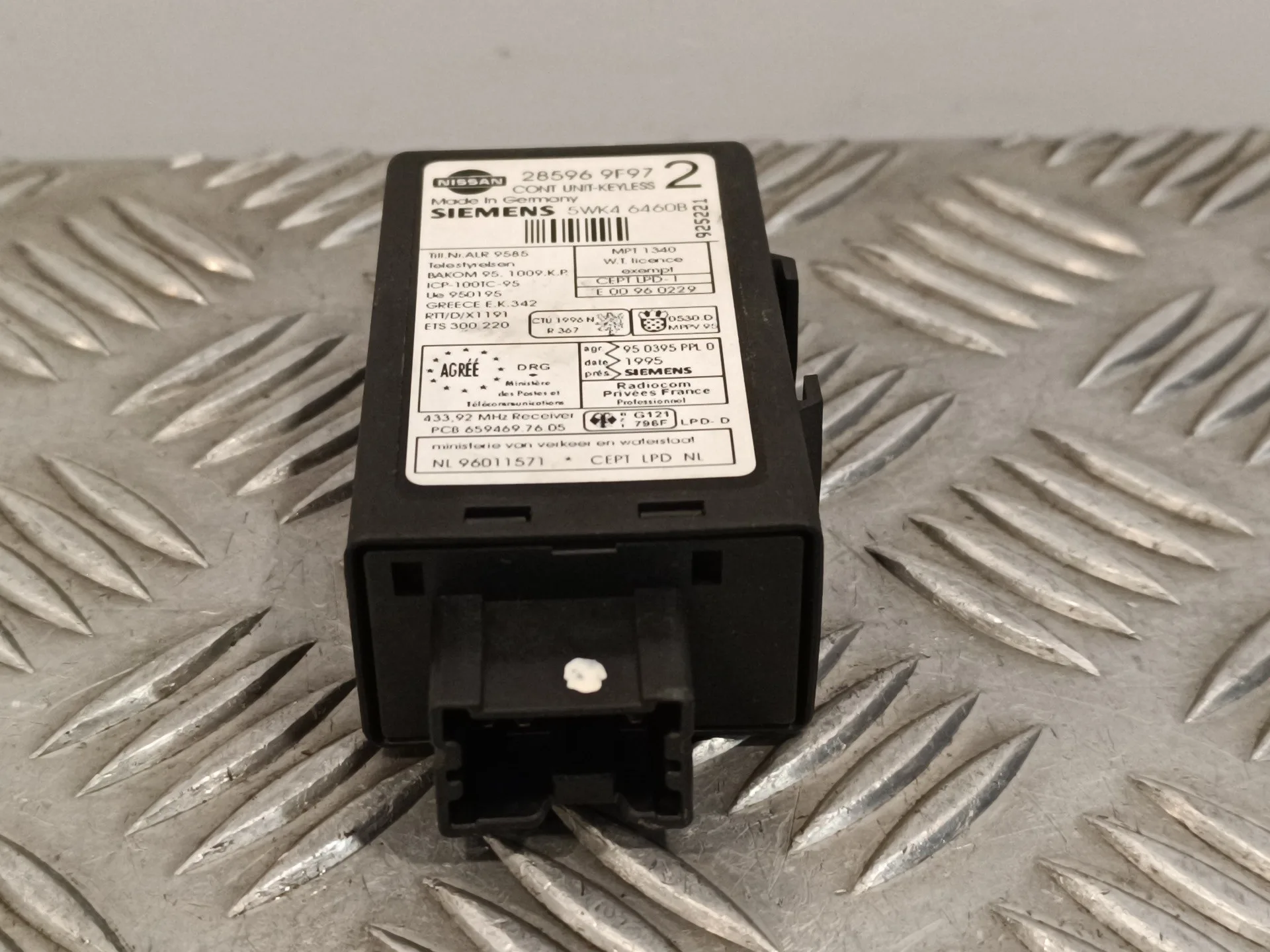 Boton Cierre Centralizado para Nissan Terrano/Terrano.ii (R20)