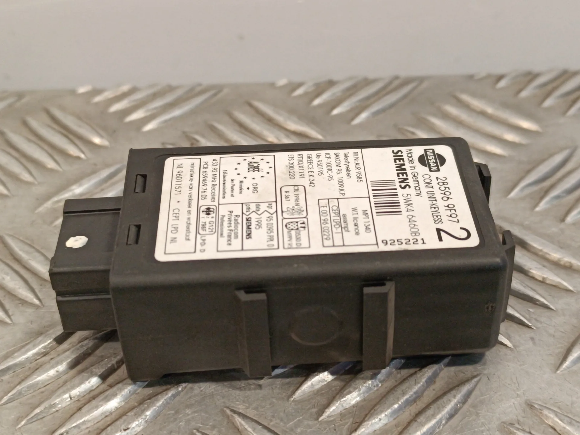 Boton Cierre Centralizado para Nissan Terrano/Terrano.ii (R20)