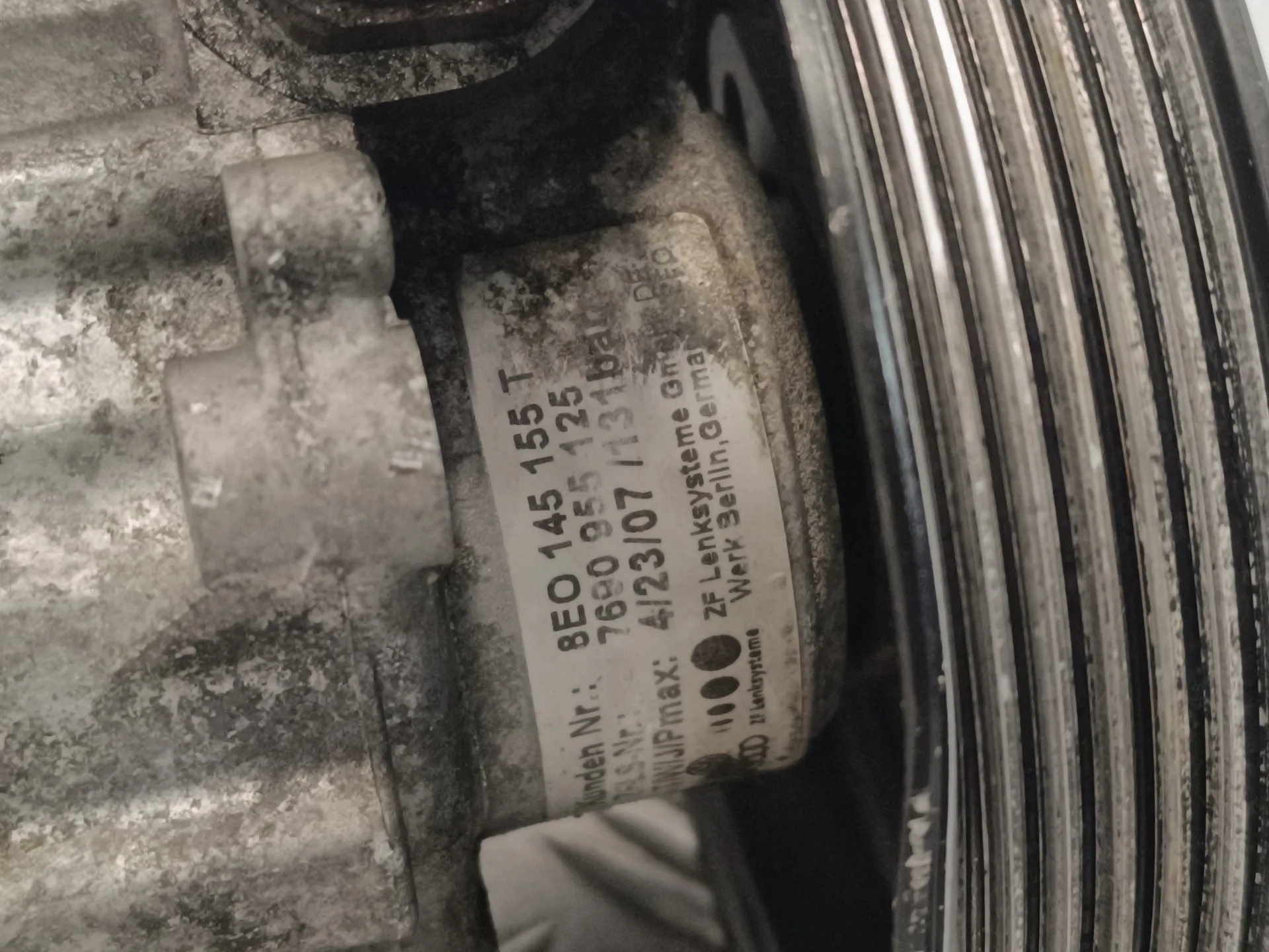 Bomba Direccion para Audi A4 Avant (8E)