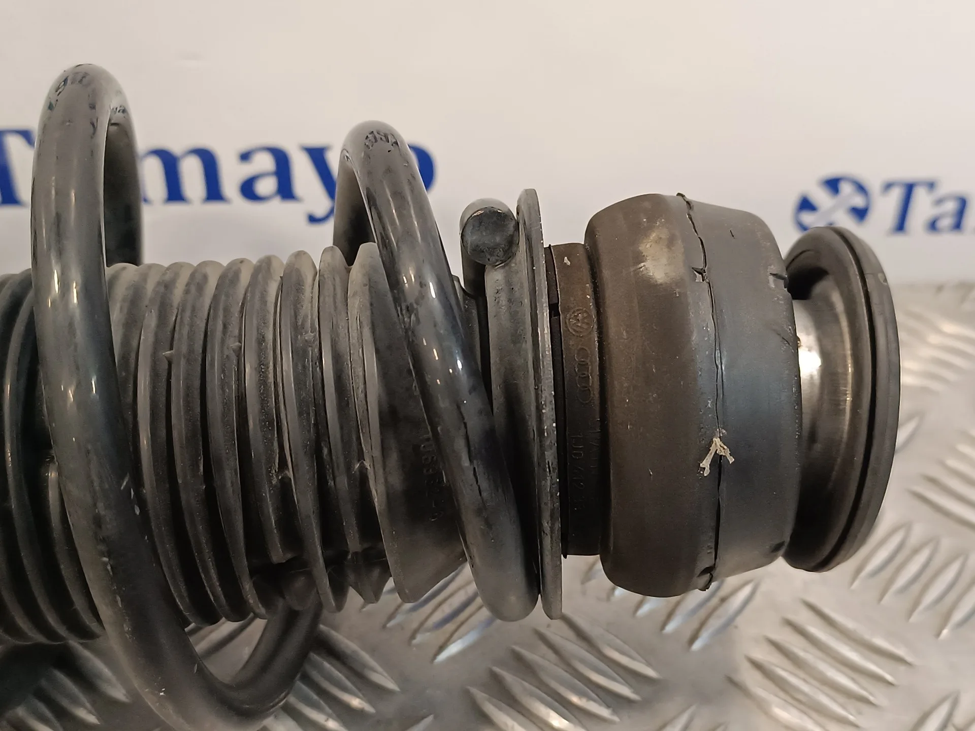 Amortiguador Delantero Izquierdo para Volkswagen Polo (6R1)