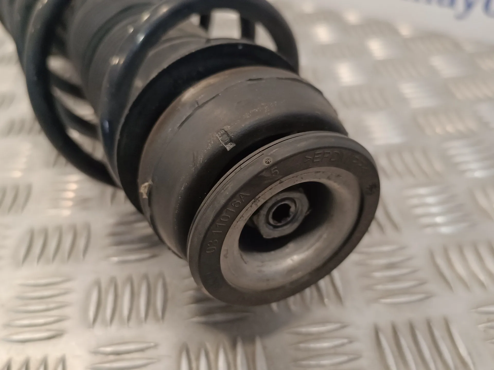 Amortiguador Delantero Izquierdo para Volkswagen Polo (6R1)
