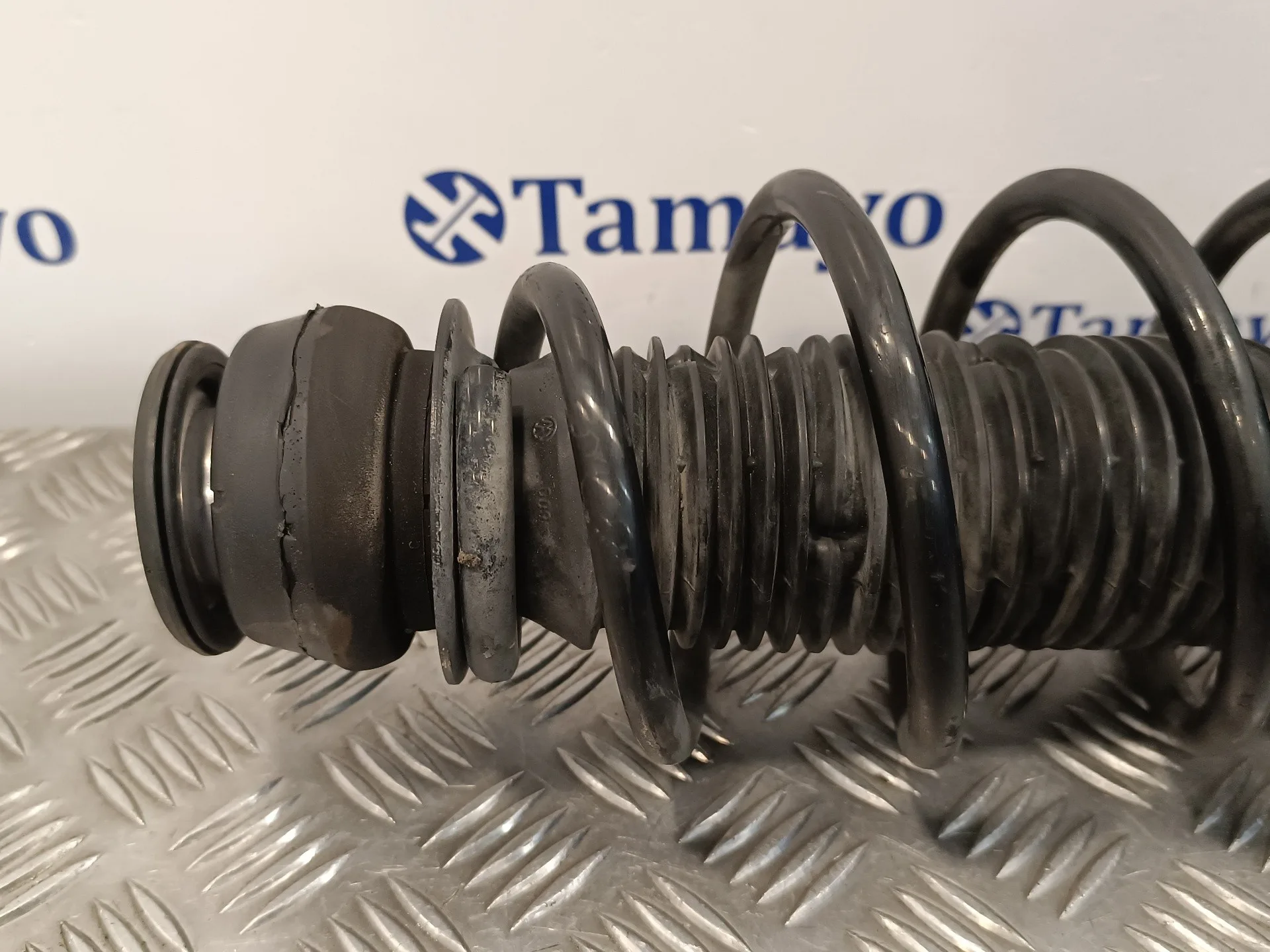 Amortiguador Delantero Derecho para Volkswagen Polo (6R1)