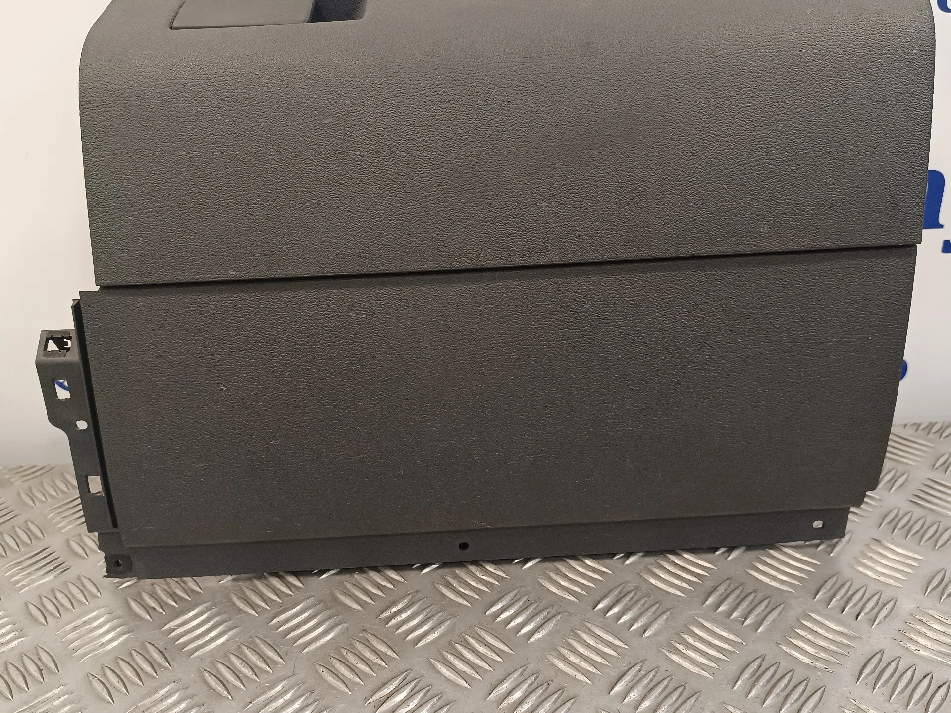 Guantera para Volkswagen Touran (1T1)