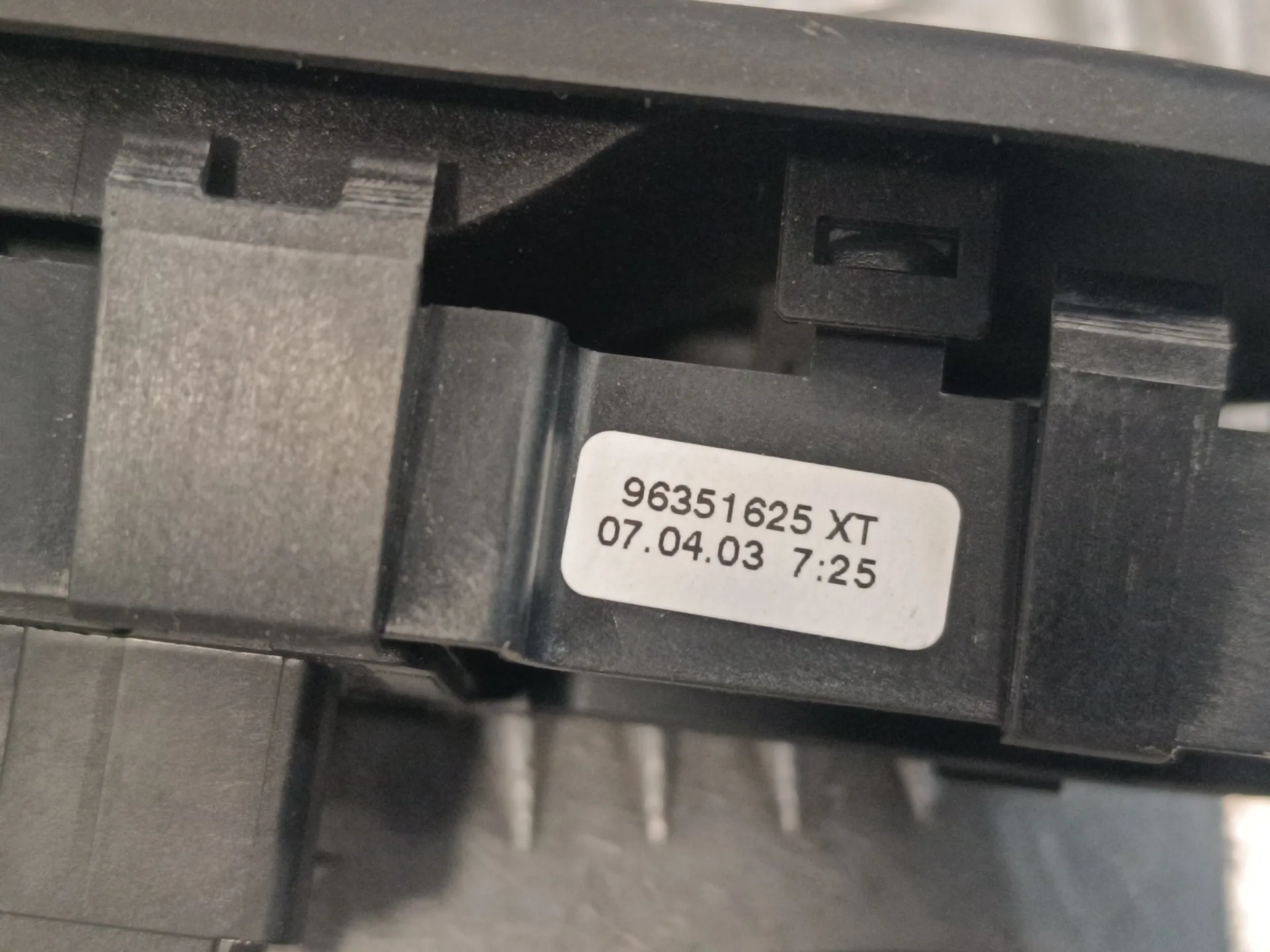 Mando Elevalunas Delantero Derecho para Peugeot 307 (S1)