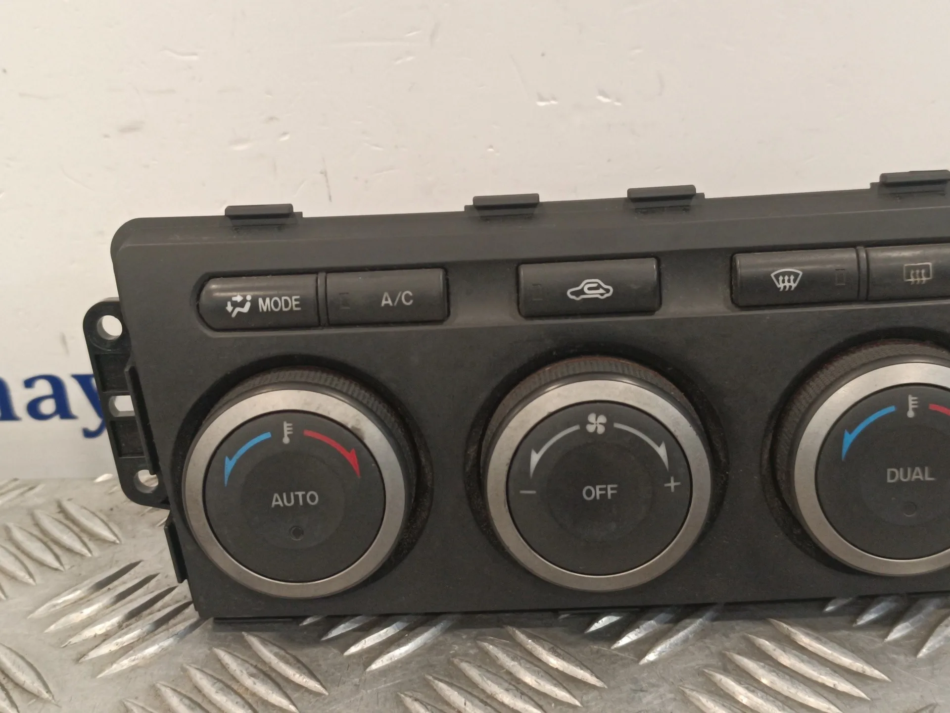 Mando Climatizador para Mazda 6 Lim. (Gh)