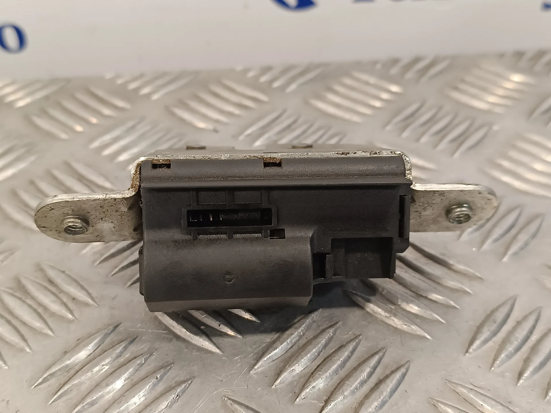 Cerradura Maletero / Porton para Opel Corsa D