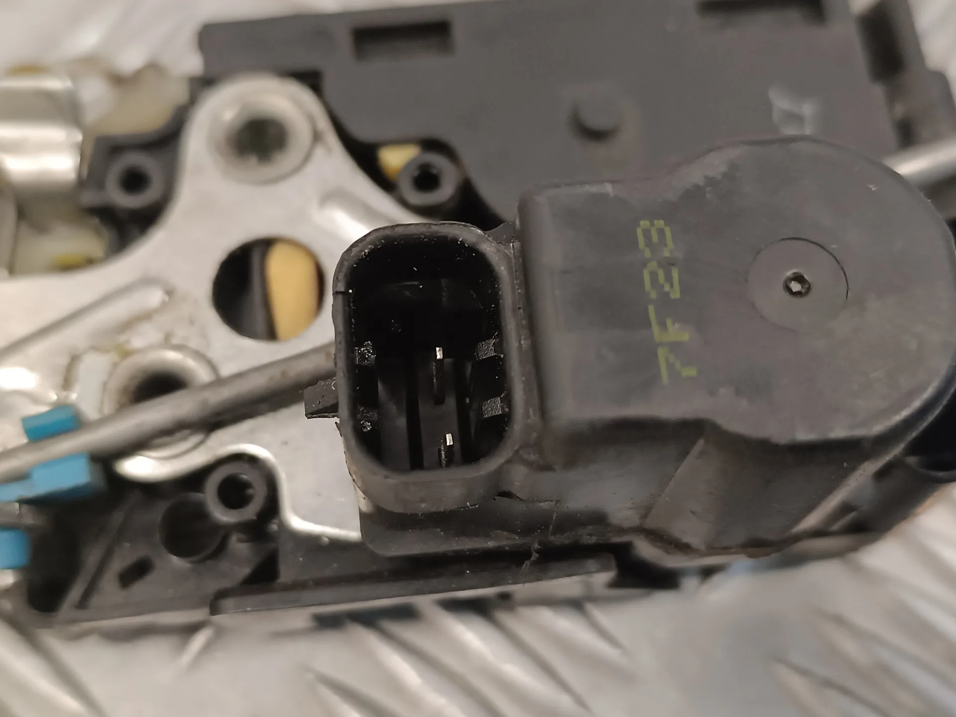 Cerradura Puerta Delantera Derecha para Chevrolet Kalos
