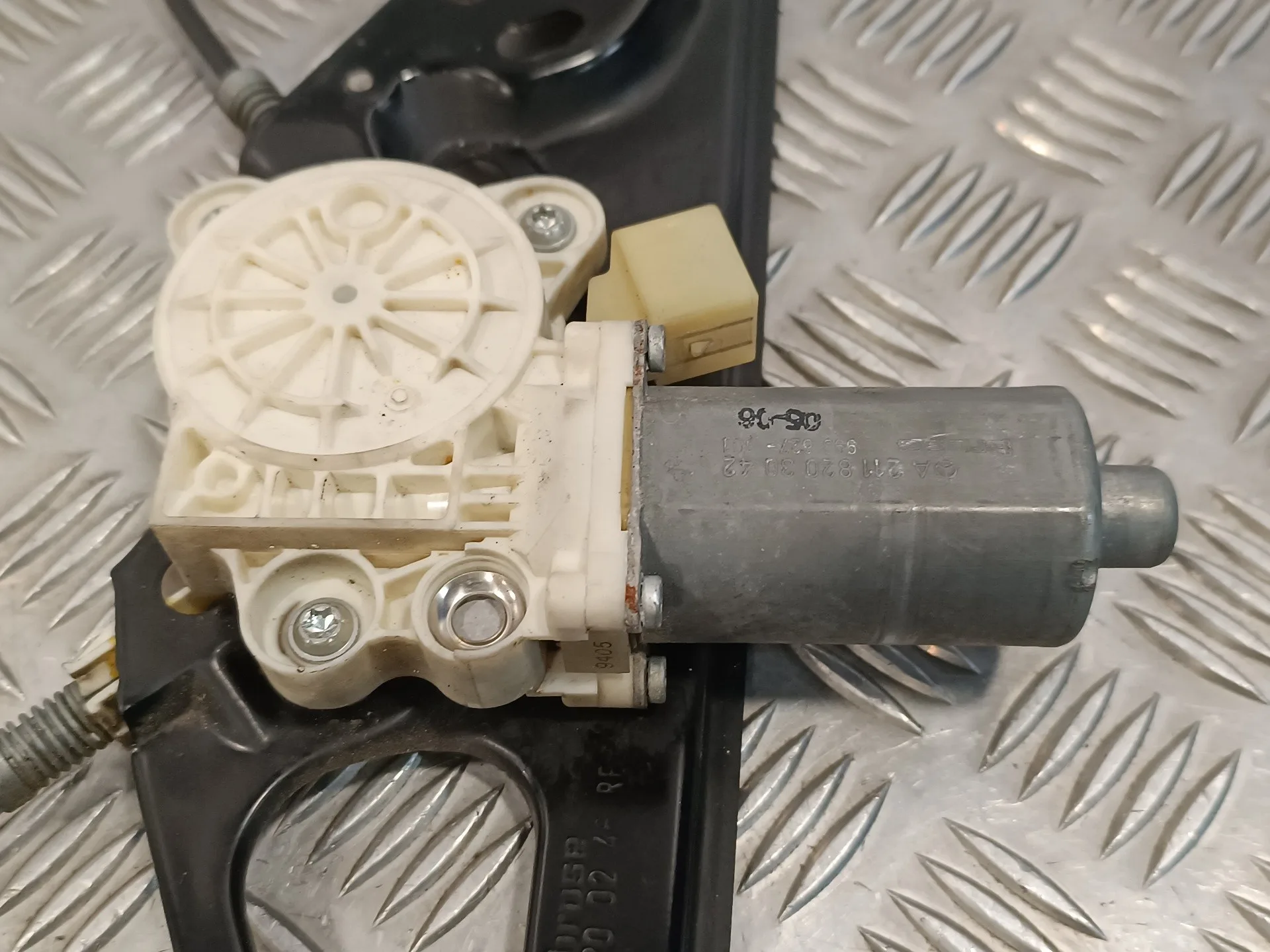 Elevalunas Delantero Derecho para Mercedes-Benz Clase E (W211) Berlina