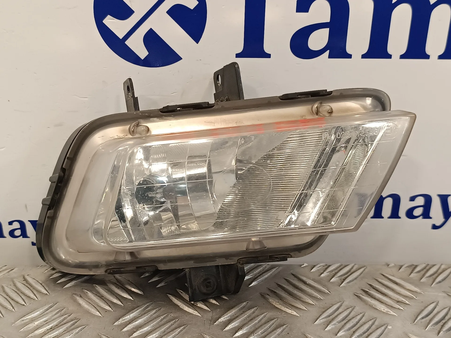 Faro Antiniebla Derecho para Kia Cee'd
