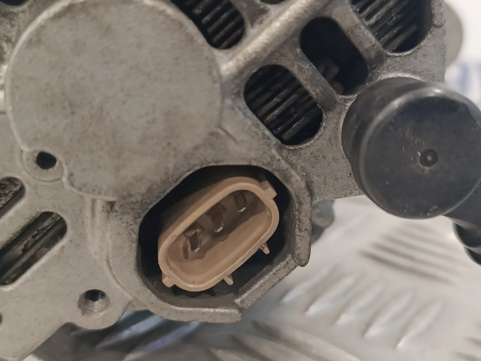 Alternador para Suzuki Swift Berlina (Mz)