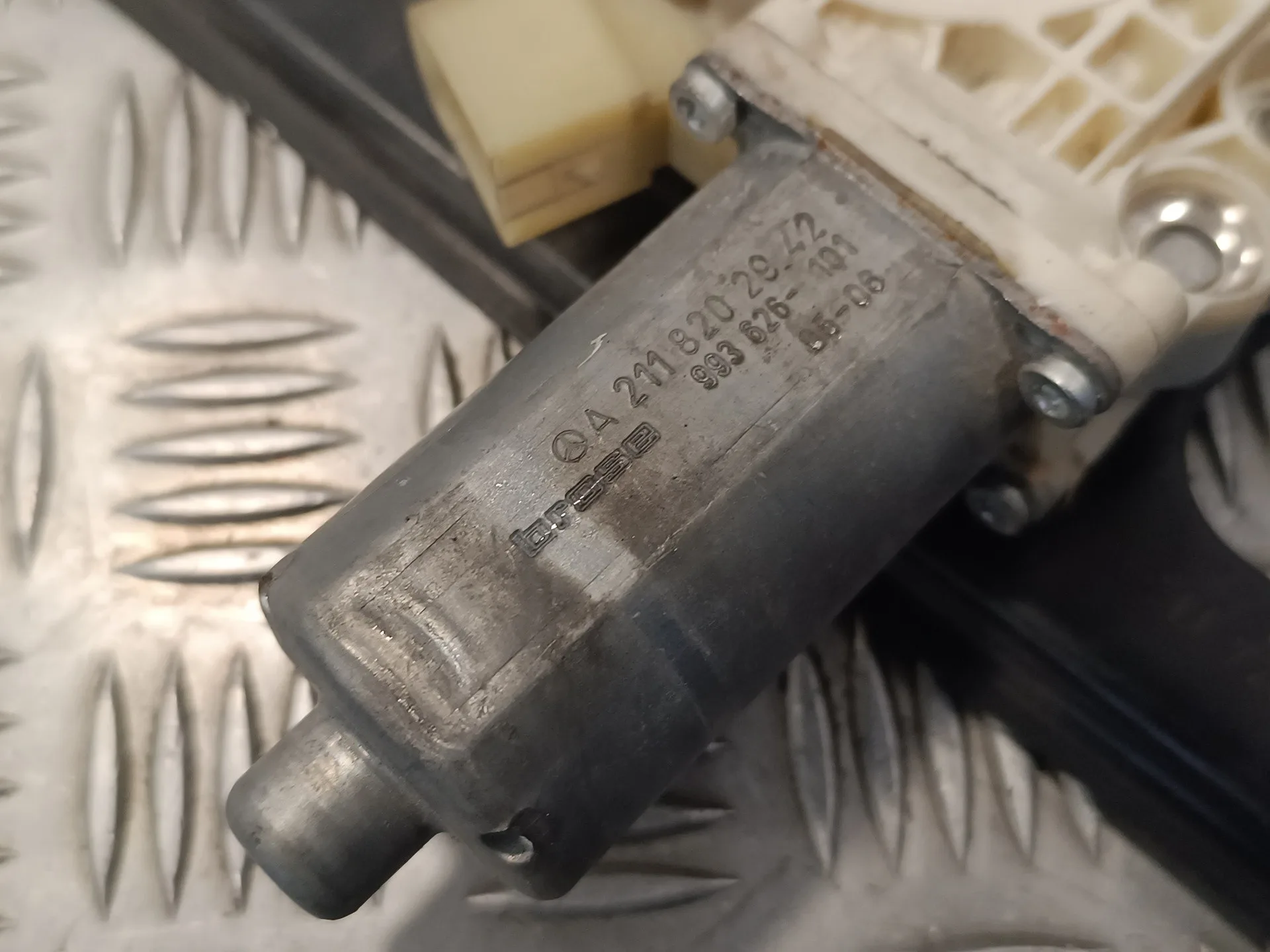 Elevalunas Delantero Izquierdo para Mercedes-Benz Clase E (W211) Berlina