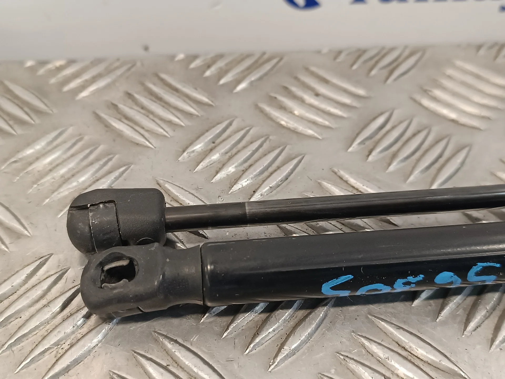 Amortiguadores Maletero / Porton para Opel Corsa D