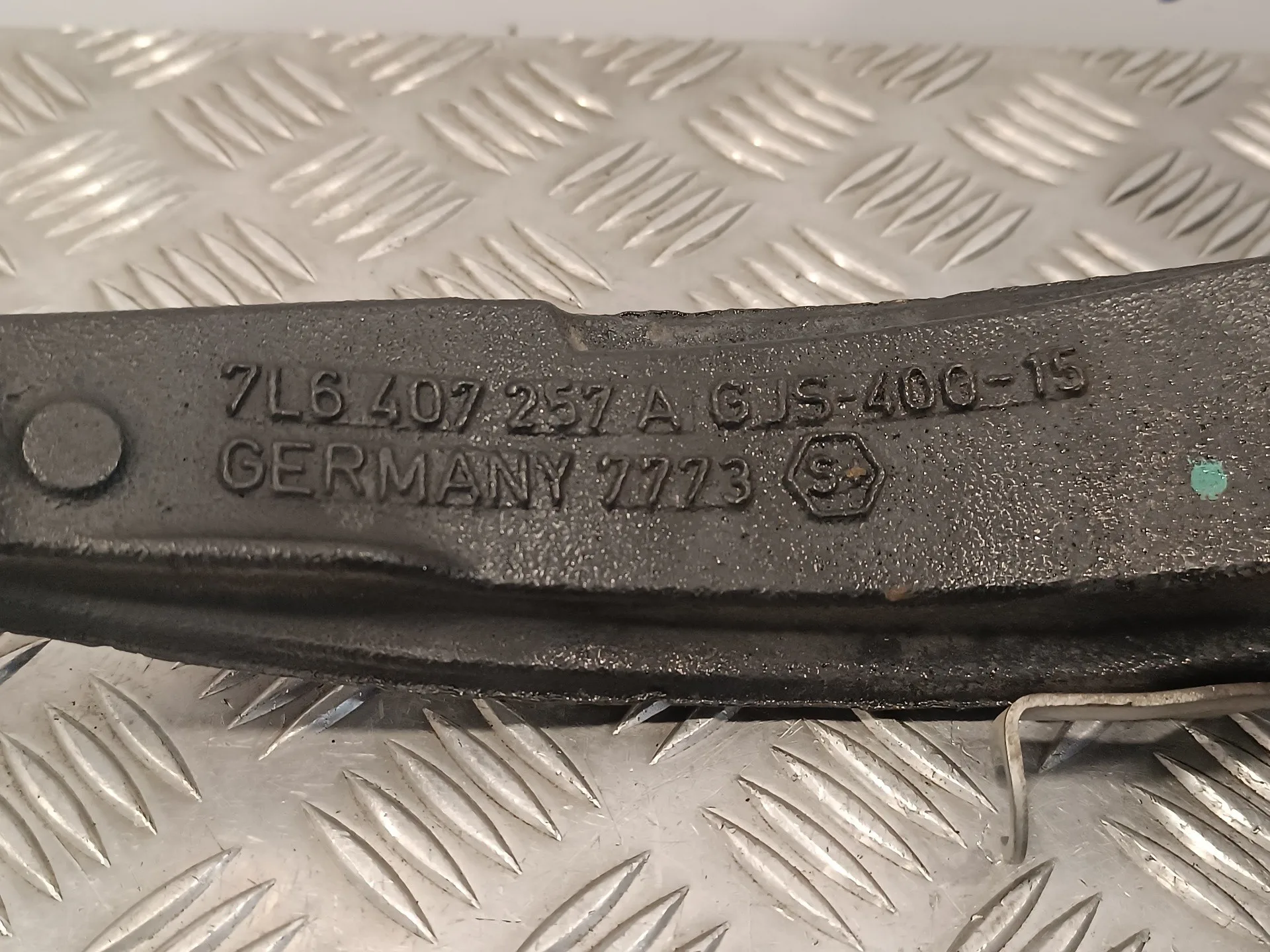 Mangueta Delantera Izquierda para Volkswagen Touareg (7La)