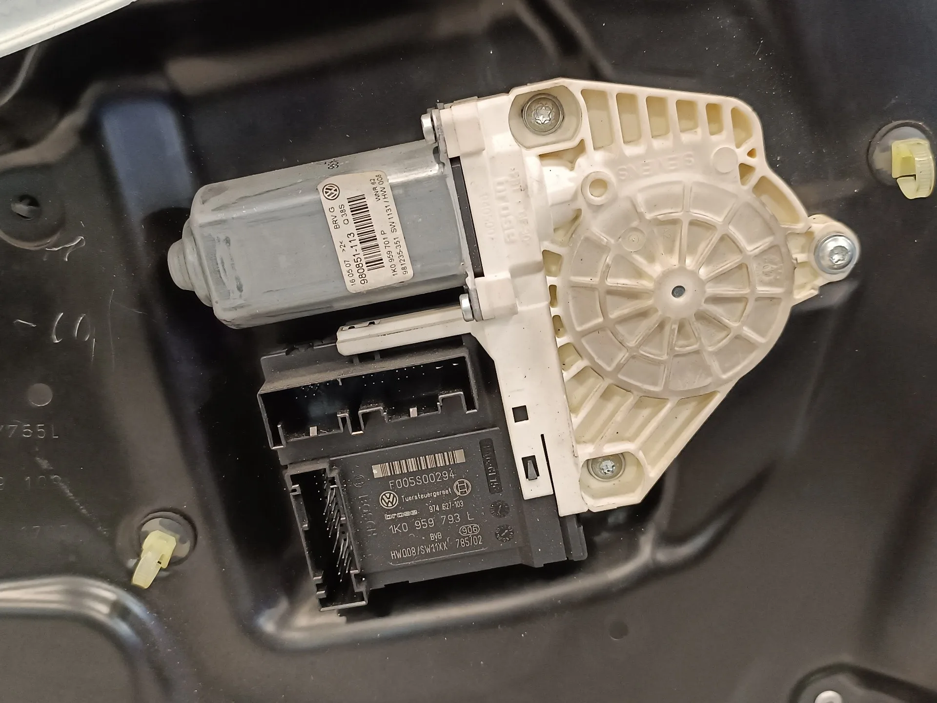 Elevalunas Delantero Izquierdo para Volkswagen Passat Berlina (3C2)