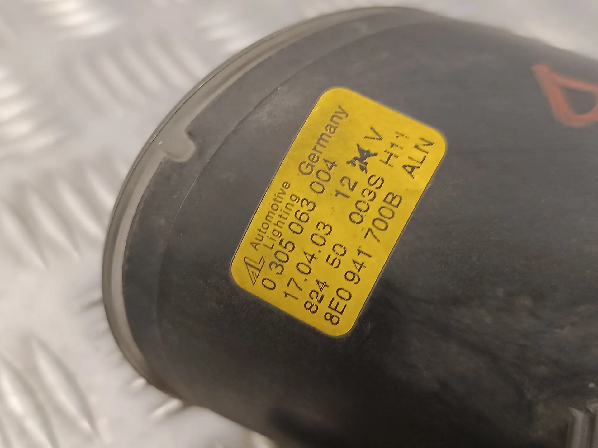 Faro Antiniebla Derecho para Audi A4 Avant (8E)