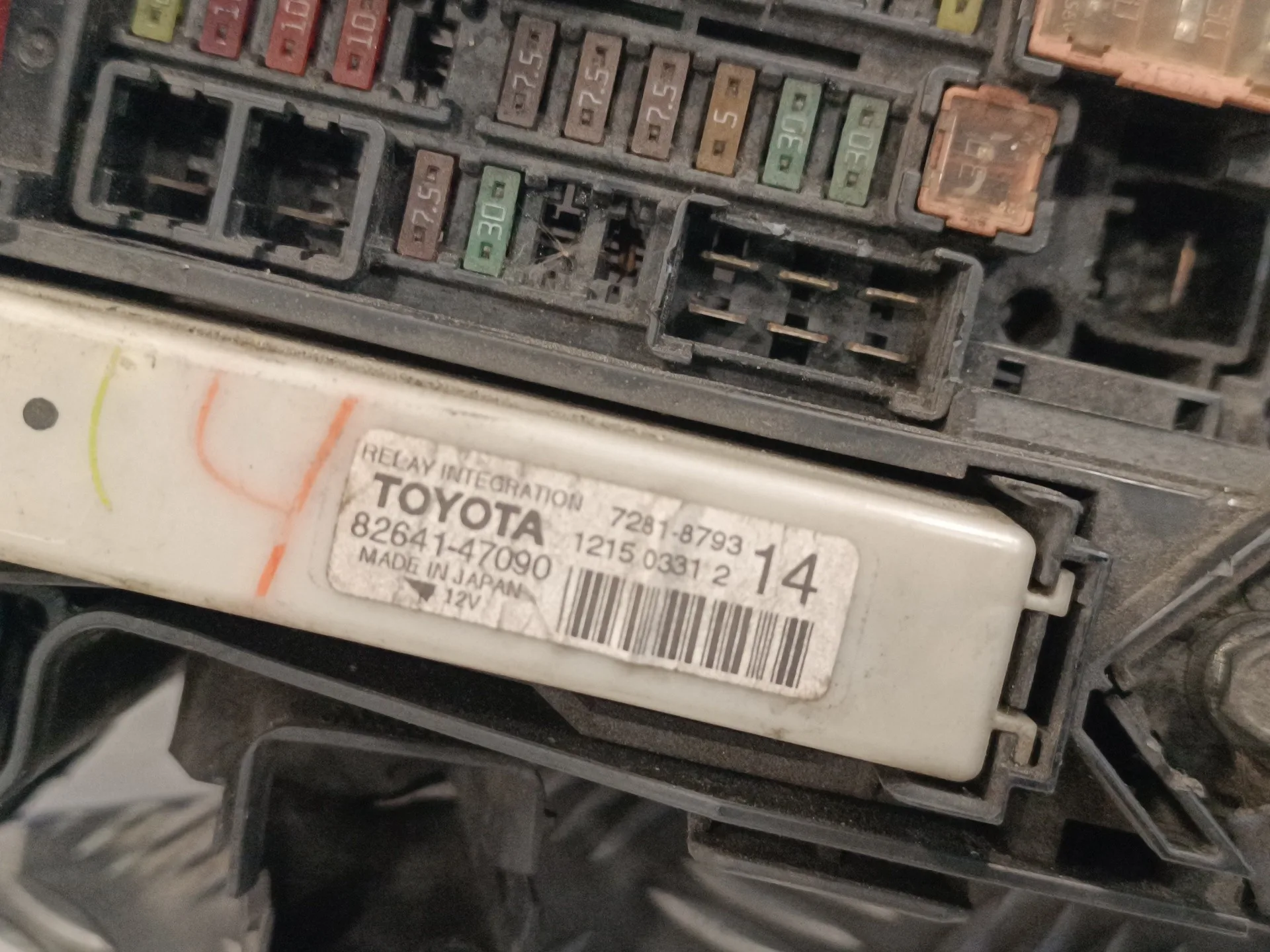 Caja Reles / Fusibles para Toyota Prius (Nhw30)
