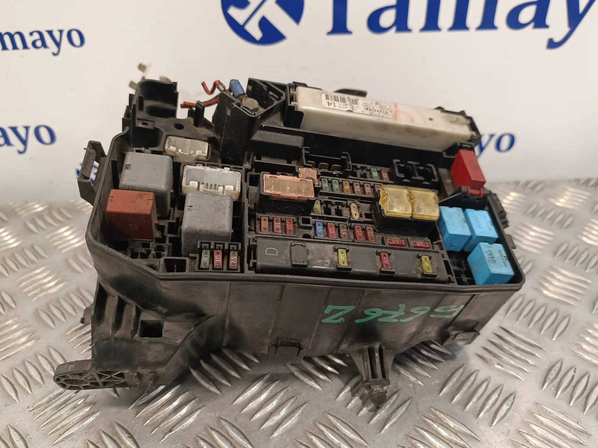 Caja Reles / Fusibles para Toyota Prius (Nhw30)