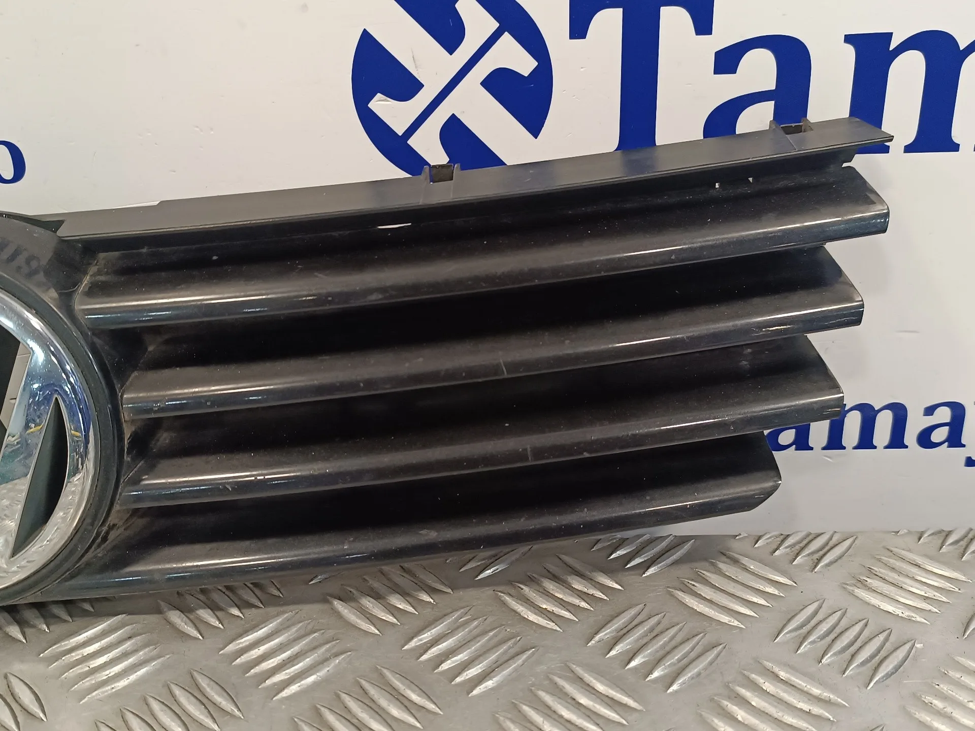 Rejilla Delantera para Volkswagen Polo Berlina (6N2)