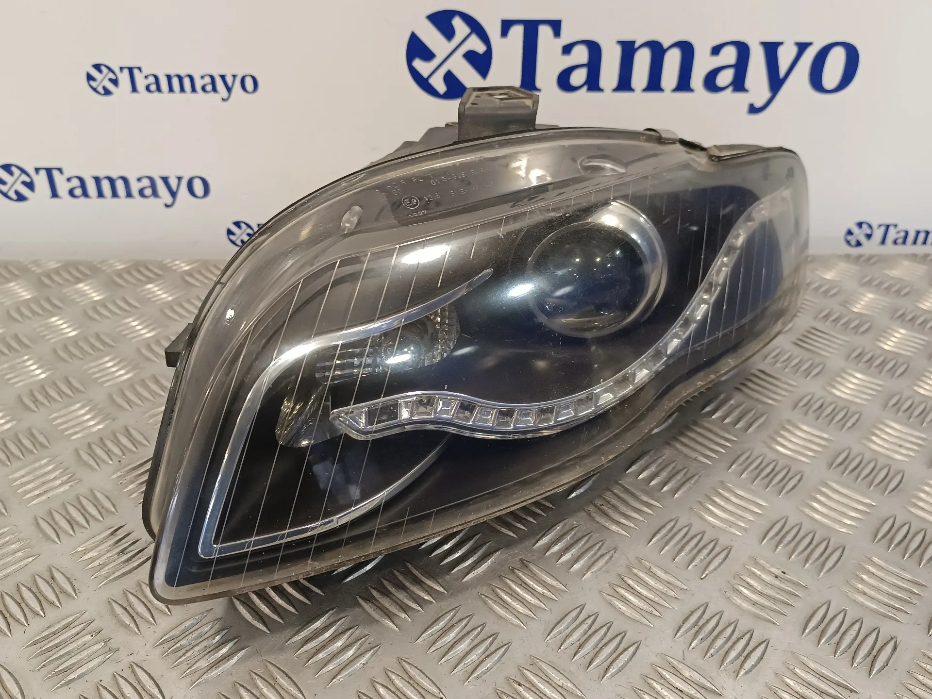 Faro Izquierdo para Audi A4 Avant (8E)