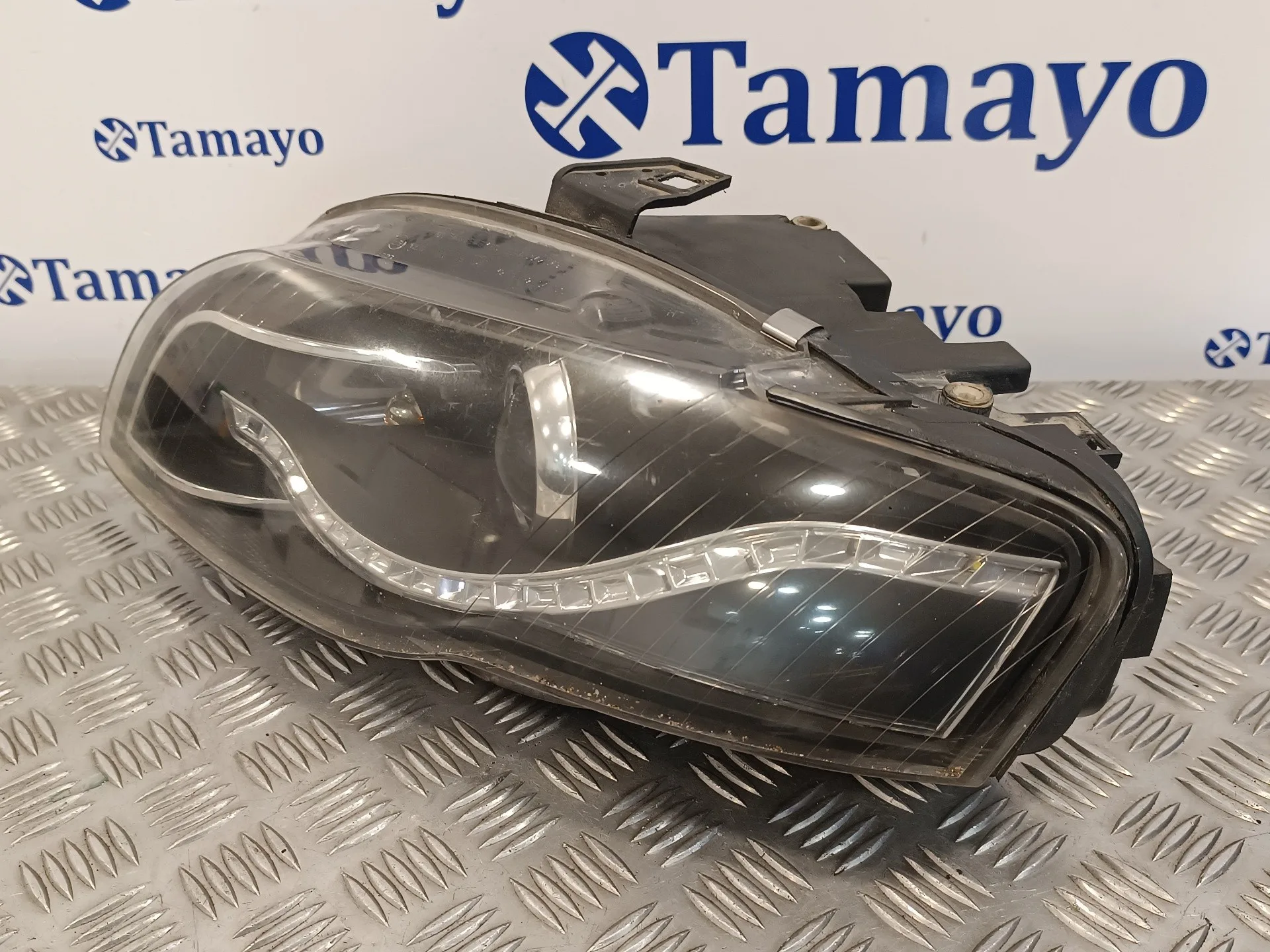 Faro Izquierdo para Audi A4 Avant (8E)