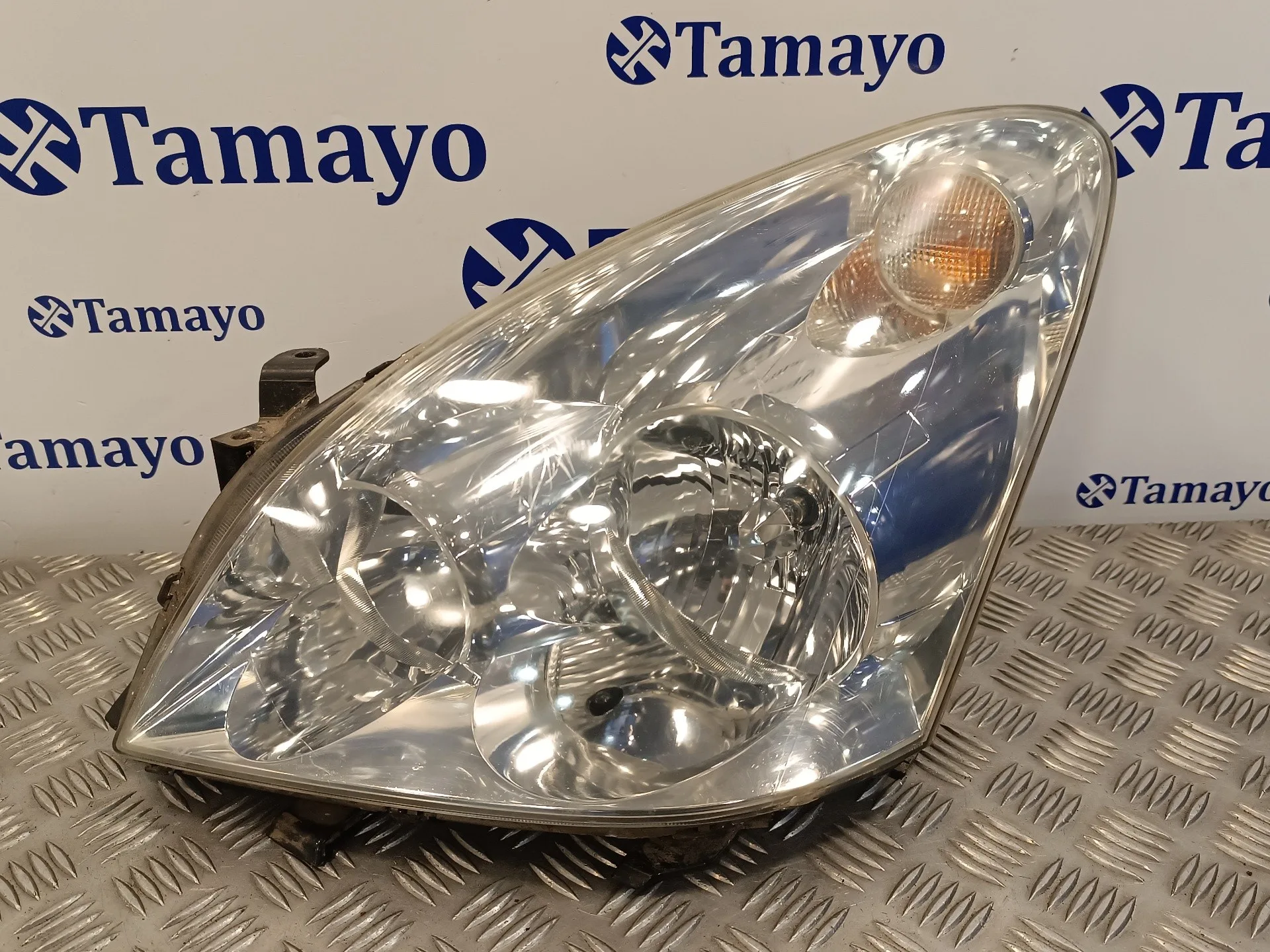 Faro Izquierdo para Toyota Corolla Verso (R1)