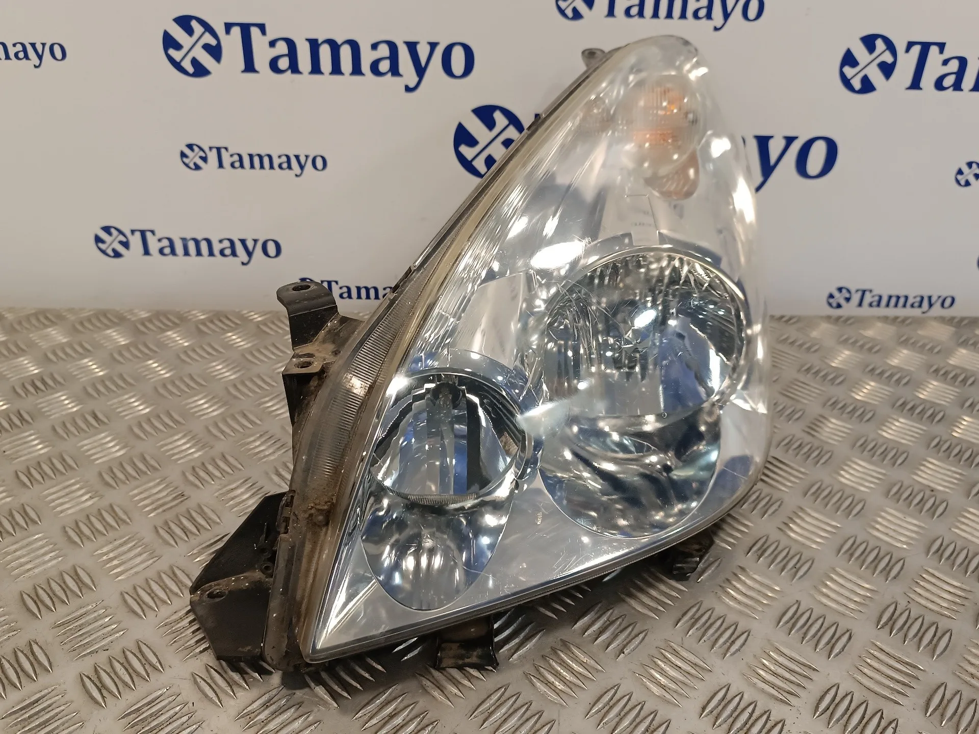 Faro Izquierdo para Toyota Corolla Verso (R1)