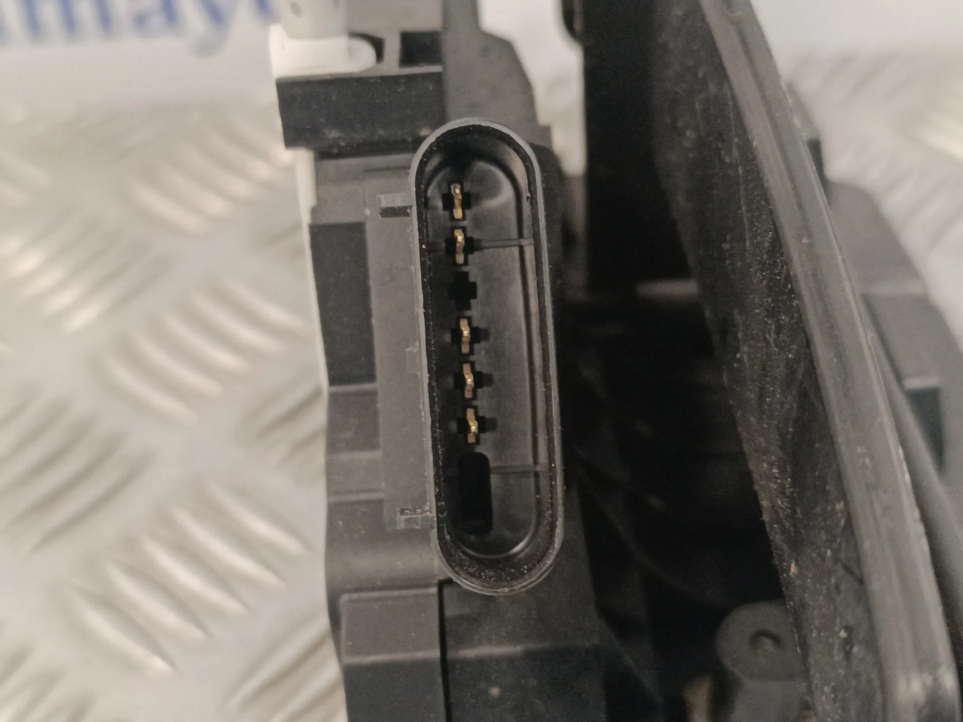 Cerradura Puerta Delantera Izquierda para Ford Fiesta (Ccn)