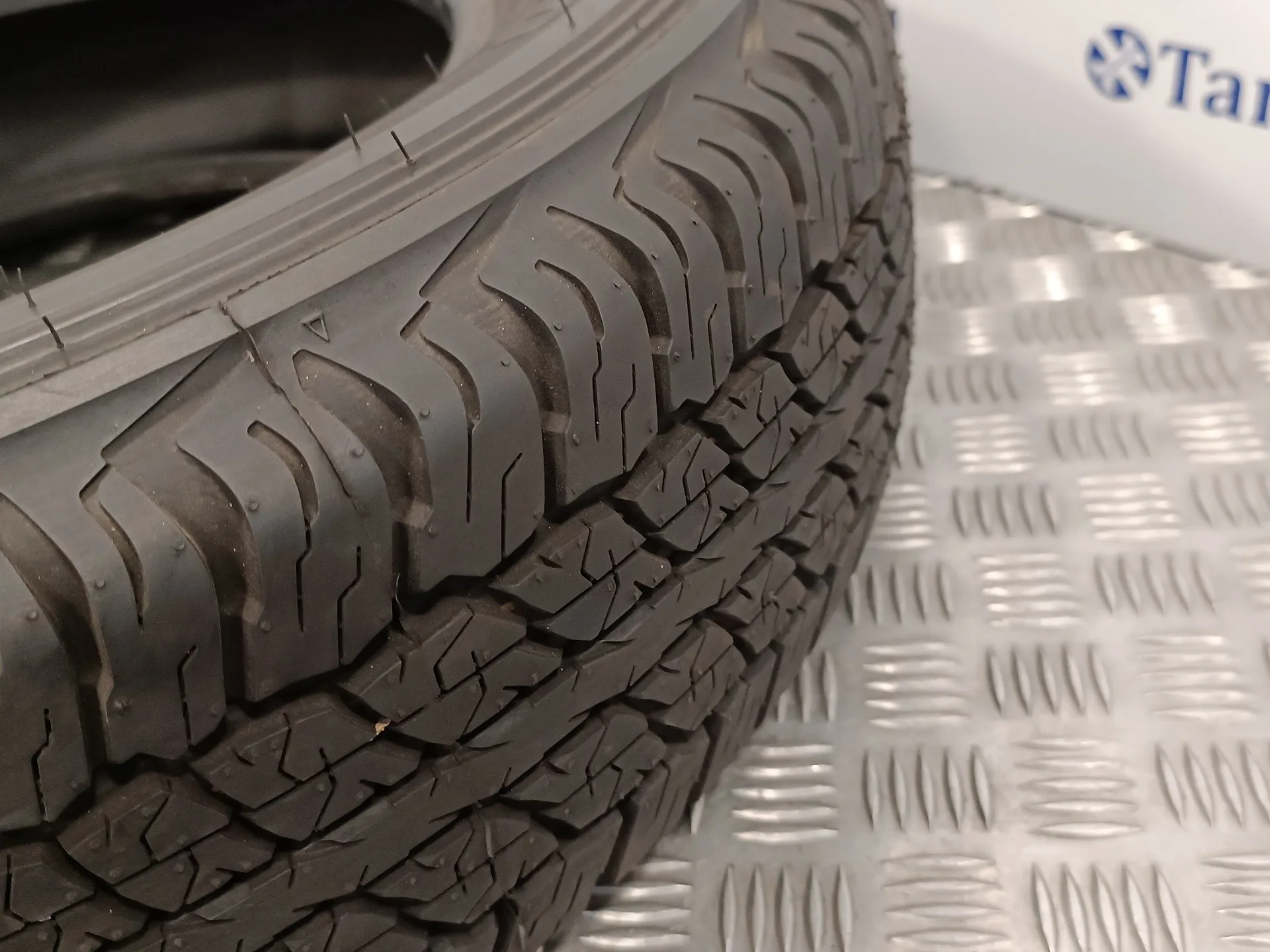 Neumatico Ocasion para » Otros... 225/70R17 105/106S
