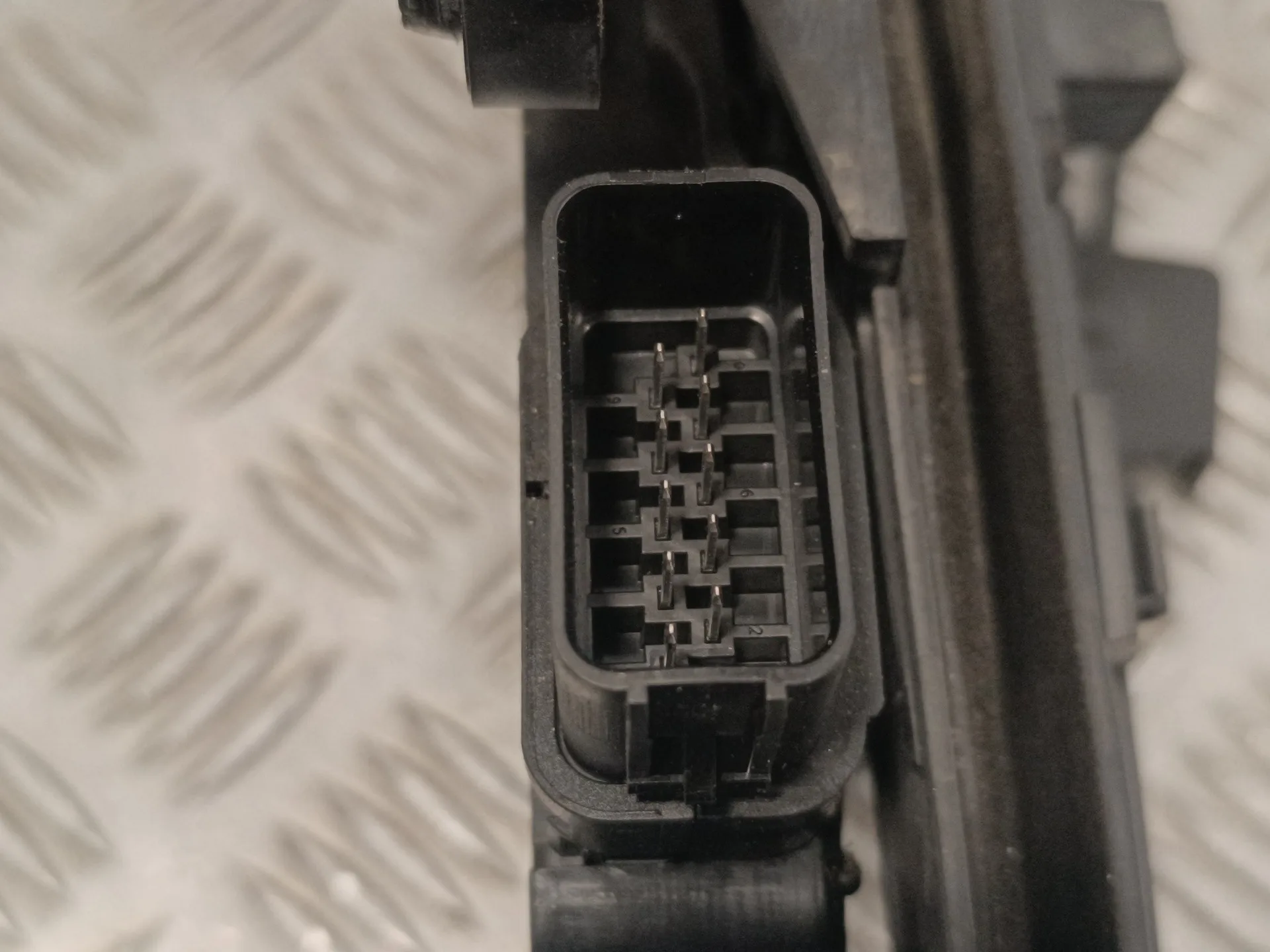 Cerradura Puerta Trasera Izquierda para Ford Kuga (Cbv)