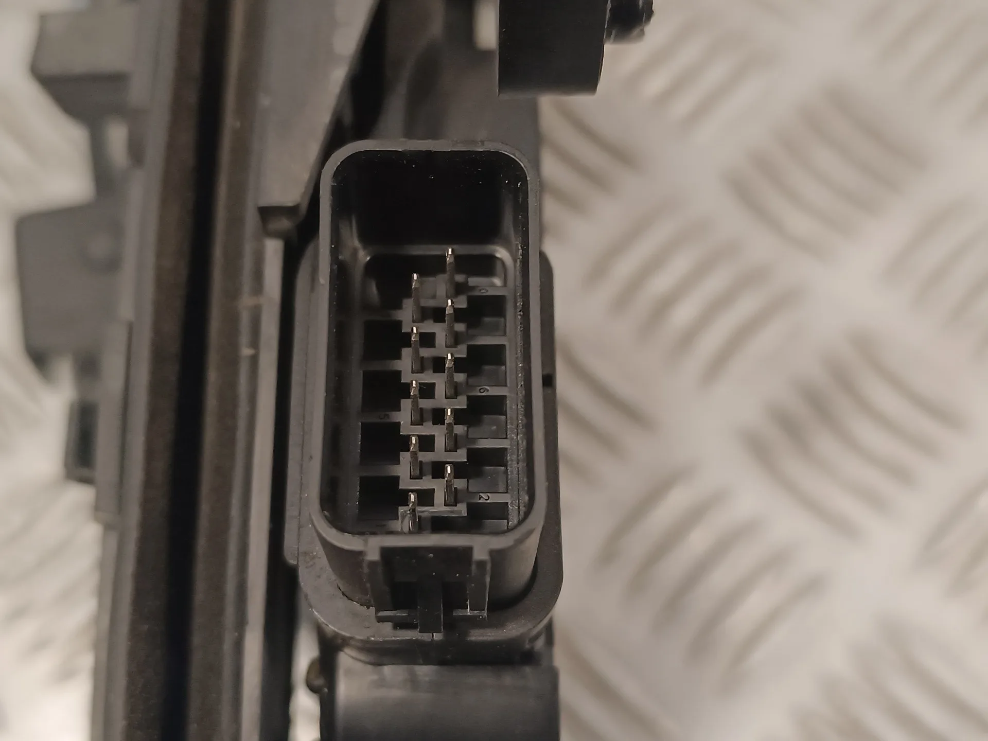 Cerradura Puerta Trasera Derecha para Ford Kuga (Cbv)