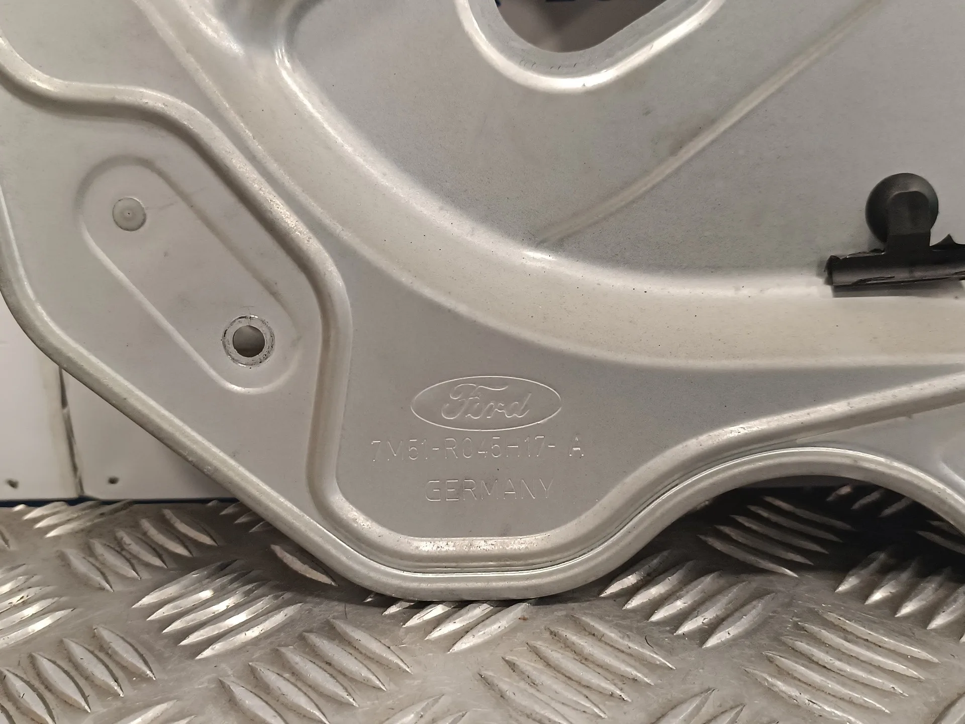 Elevalunas Delantero Izquierdo para Ford Kuga (Cbv)
