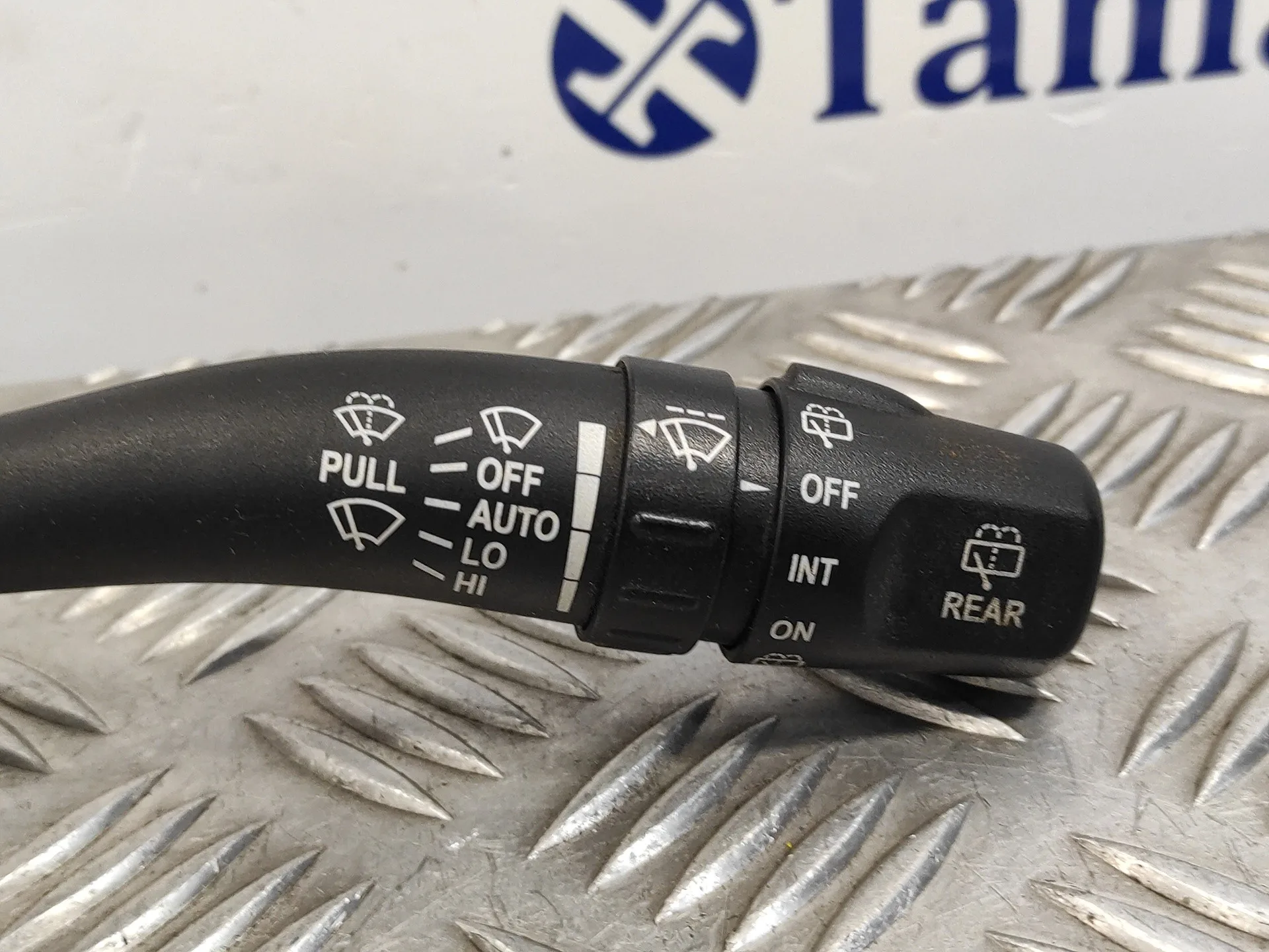 Mando Limpia para Kia Carnival