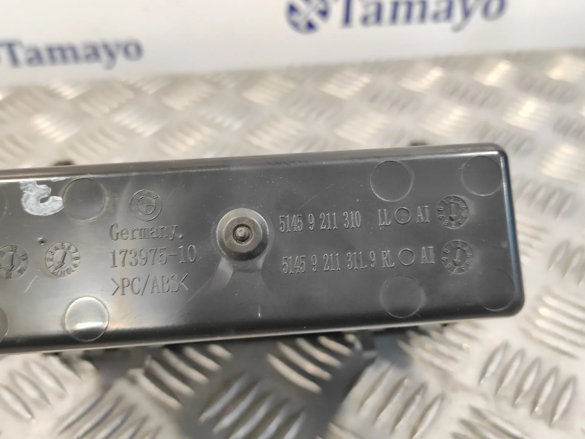 Guantera para Bmw Serie 1 Lim F21