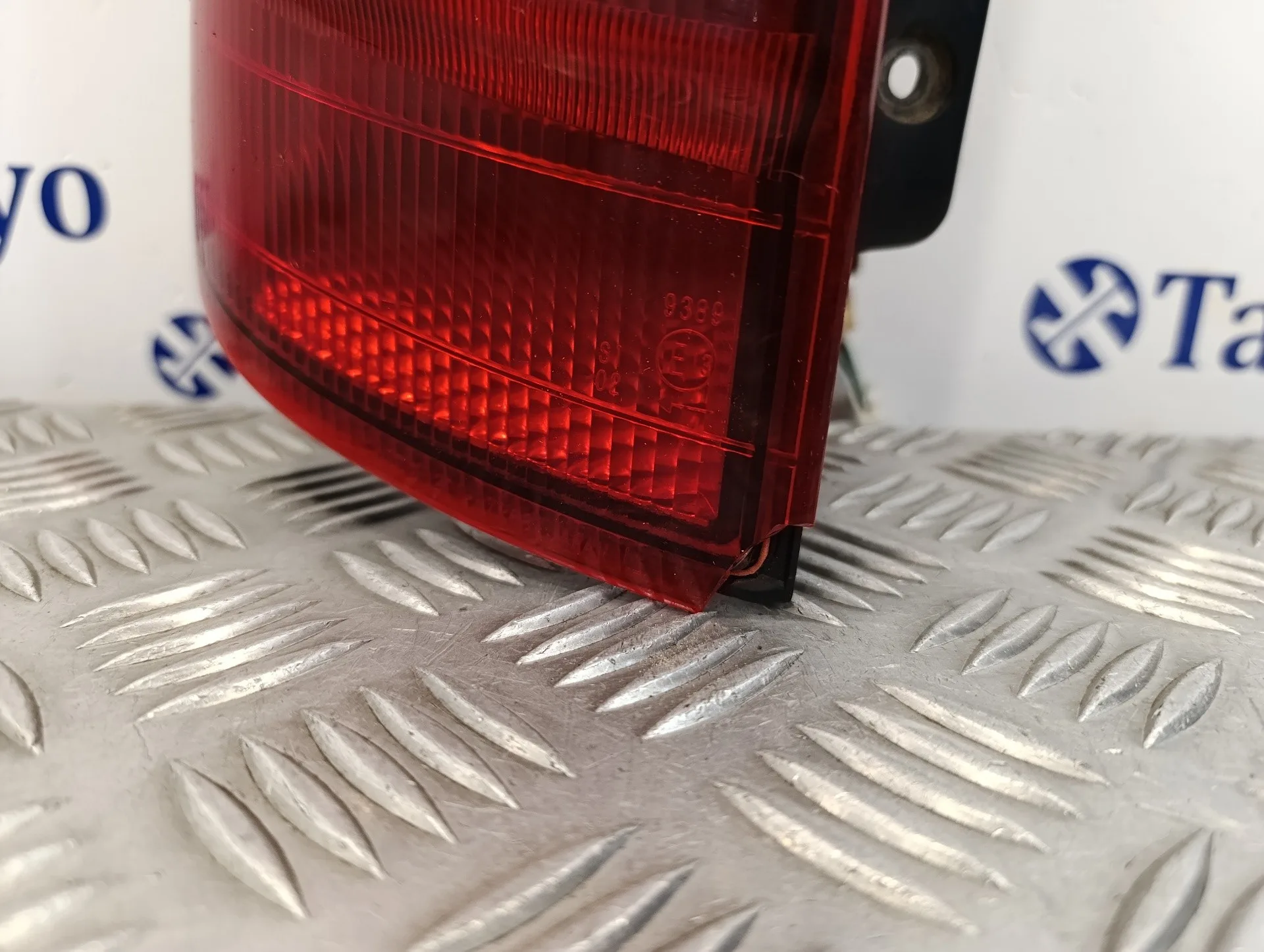 Piloto Trasero Izquierdo para Mitsubishi Space Runner (N60)